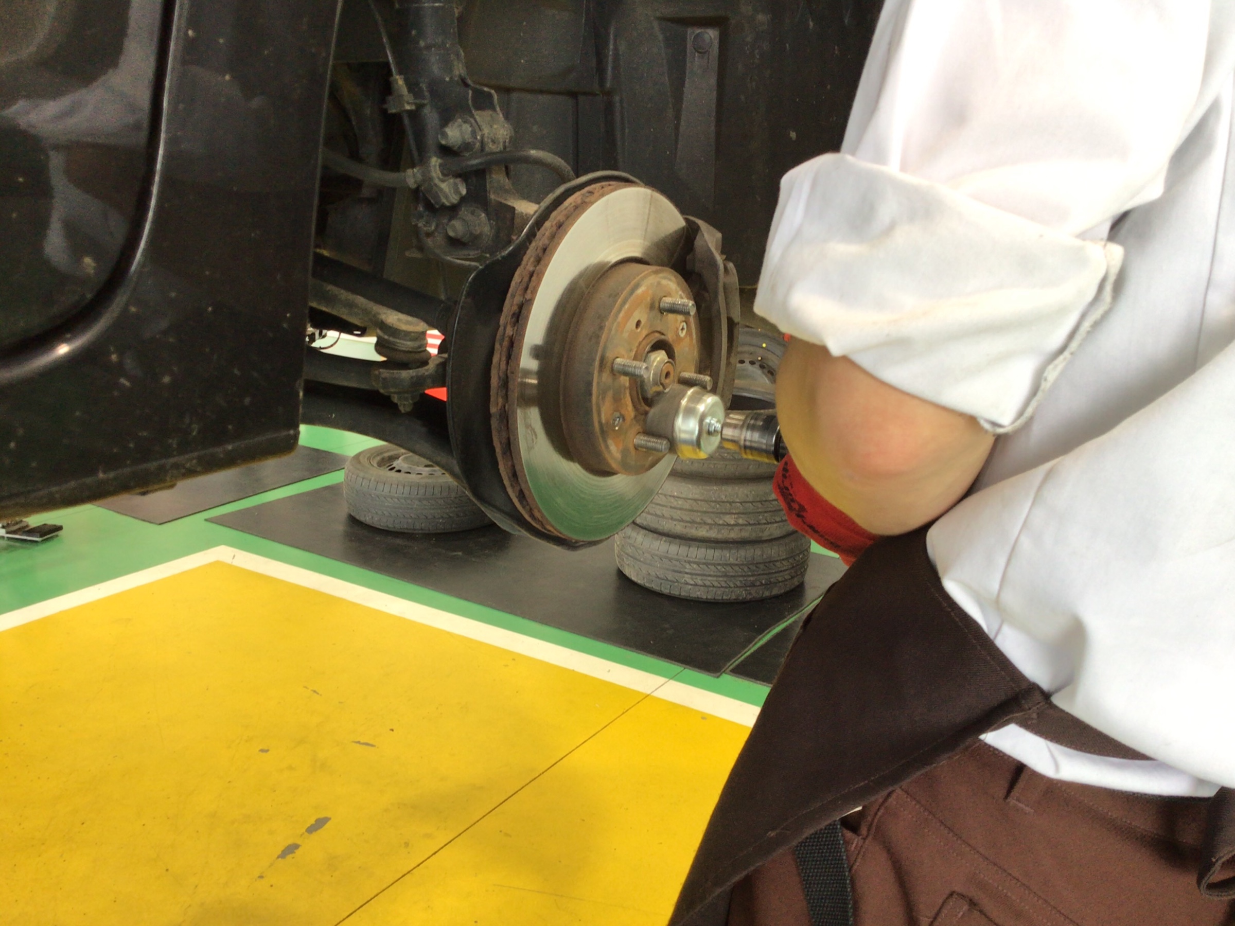 晴れた日にオススメ 下回り防錆施工 スタッフ日記 タイヤ館 矢巾店 タイヤからはじまる トータルカーメンテナンス タイヤ館グループ