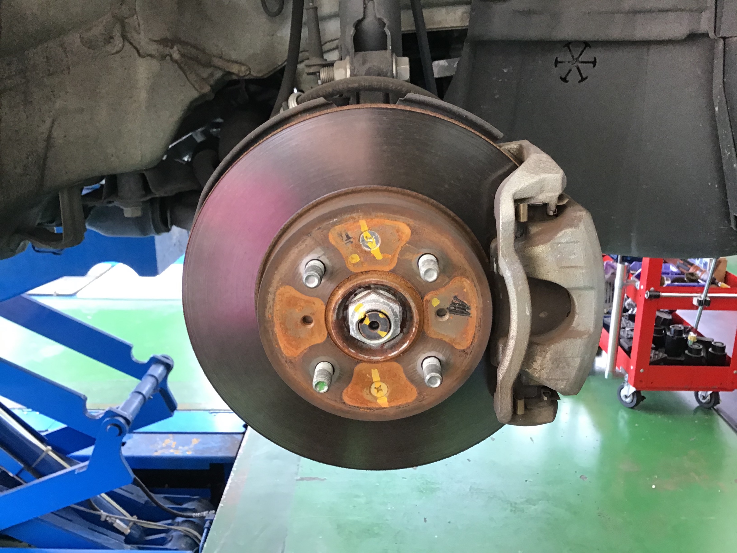 HONDA. フィットRS. 185/55R16 レグノGR-XⅡ タイヤ交換 | ホンダ