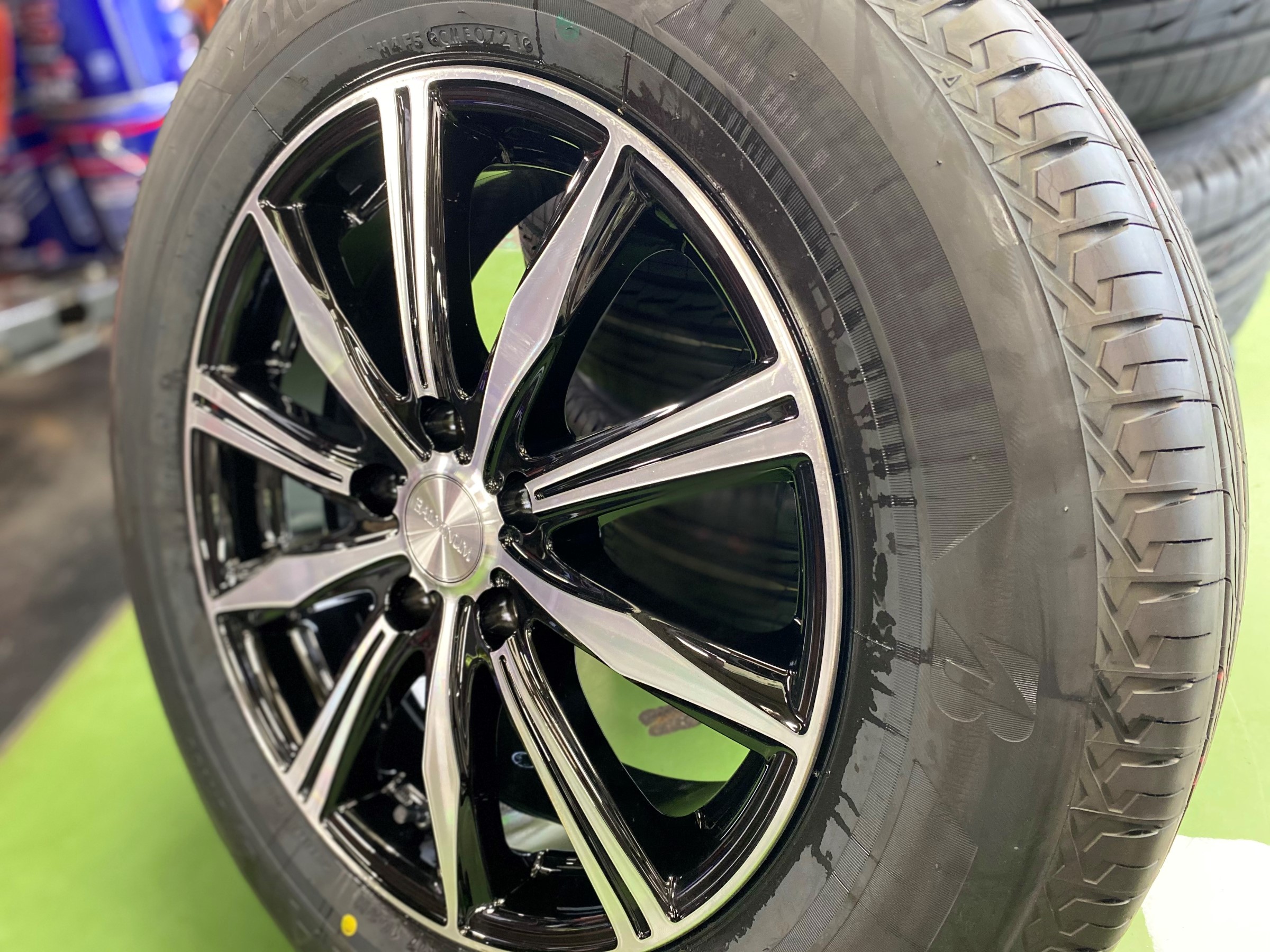 タイヤ・ホイール NGSSTR GRANDTREK スタッドレス タイヤホイールセット ジューク エレメント 16