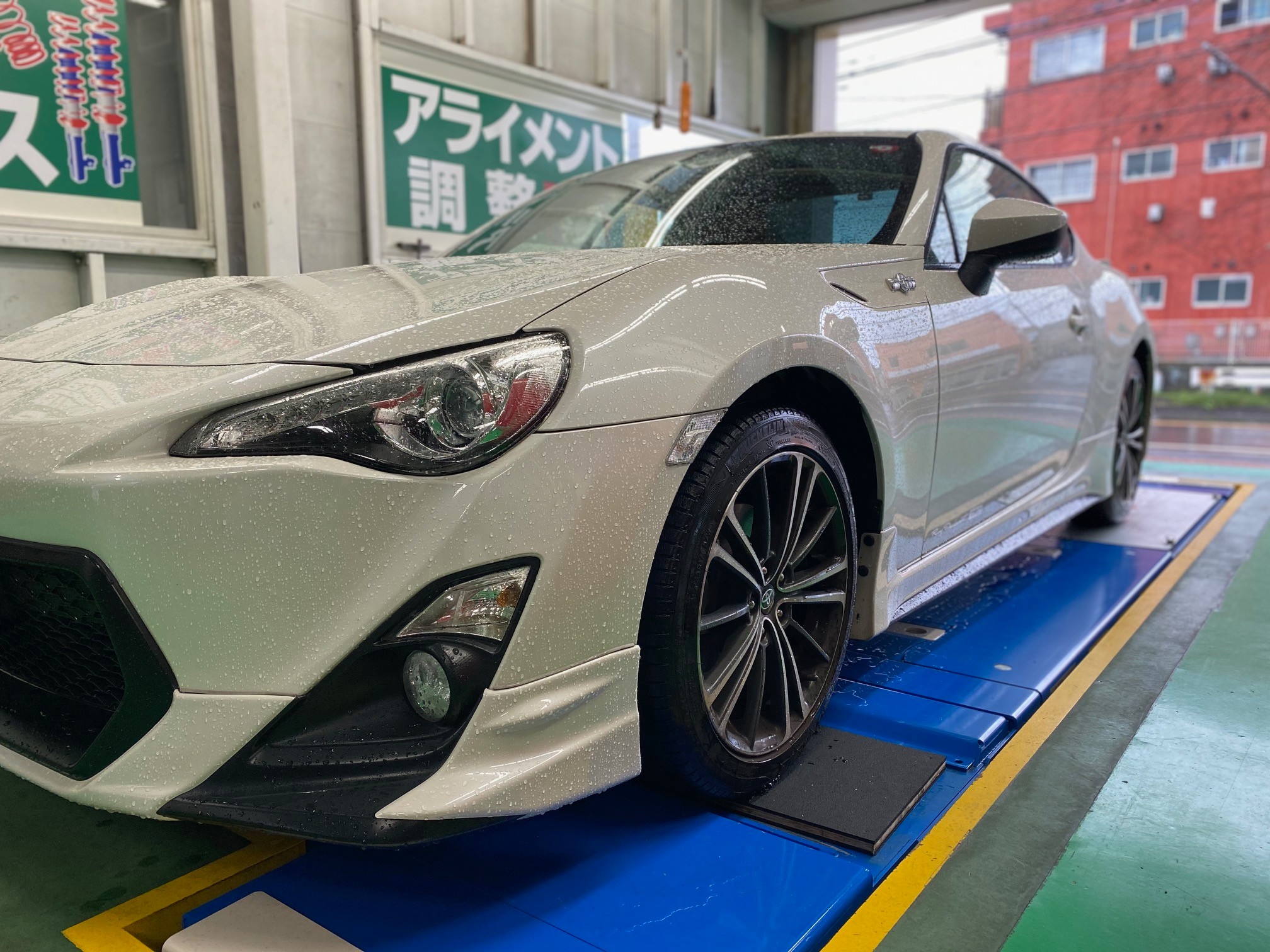 トヨタ 86 クロススピードRS9 18インチ取付＆アライメント | 店舗お