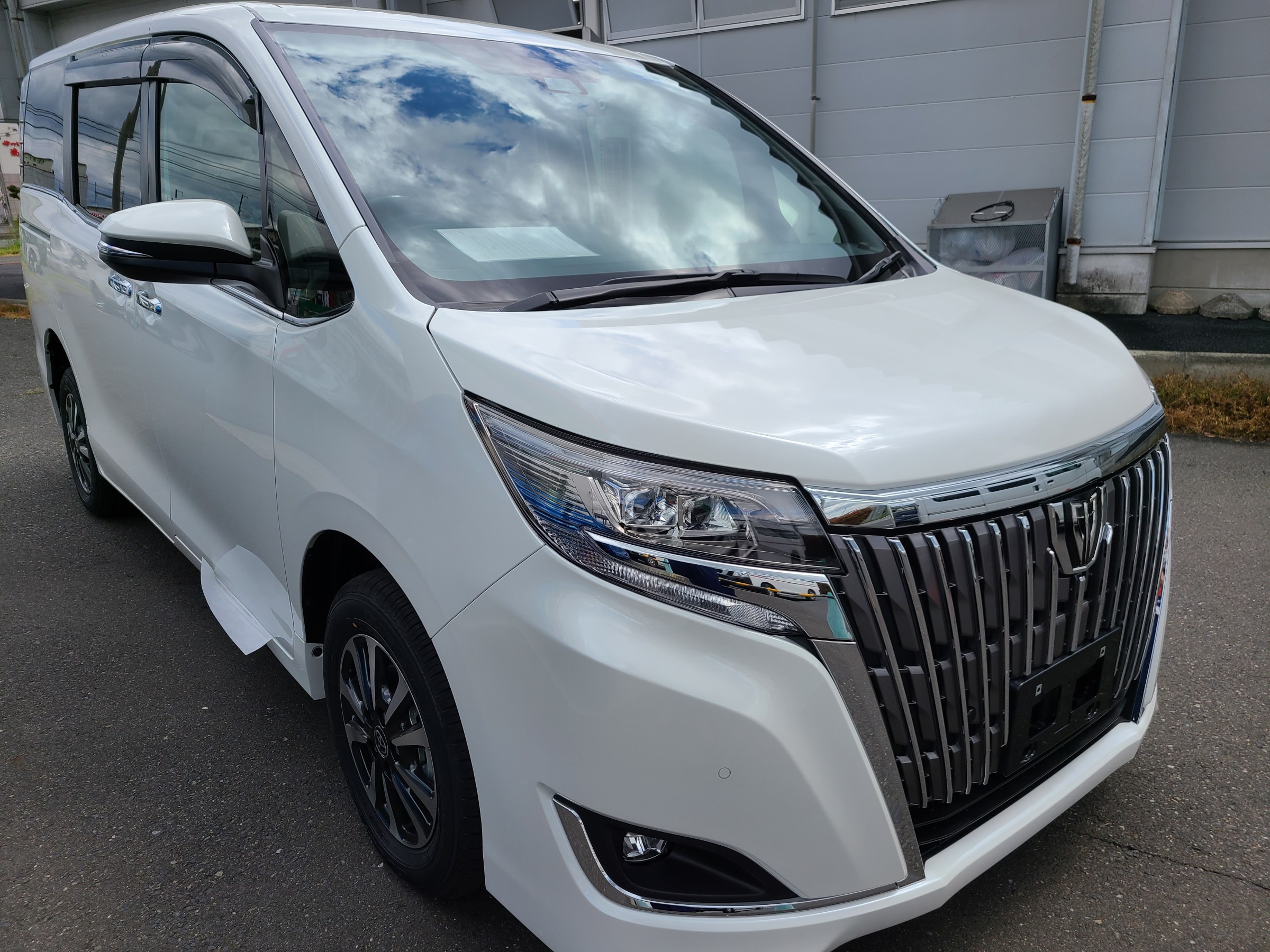 エスクァイア へナビ バックカメラ装着 トヨタ エスクァイア Av ナビ機器 カー用品取付 各社ナビゲーション取付 スタッフ日記 タイヤ館 一関 タイヤからはじまる トータルカーメンテナンス タイヤ館グループ