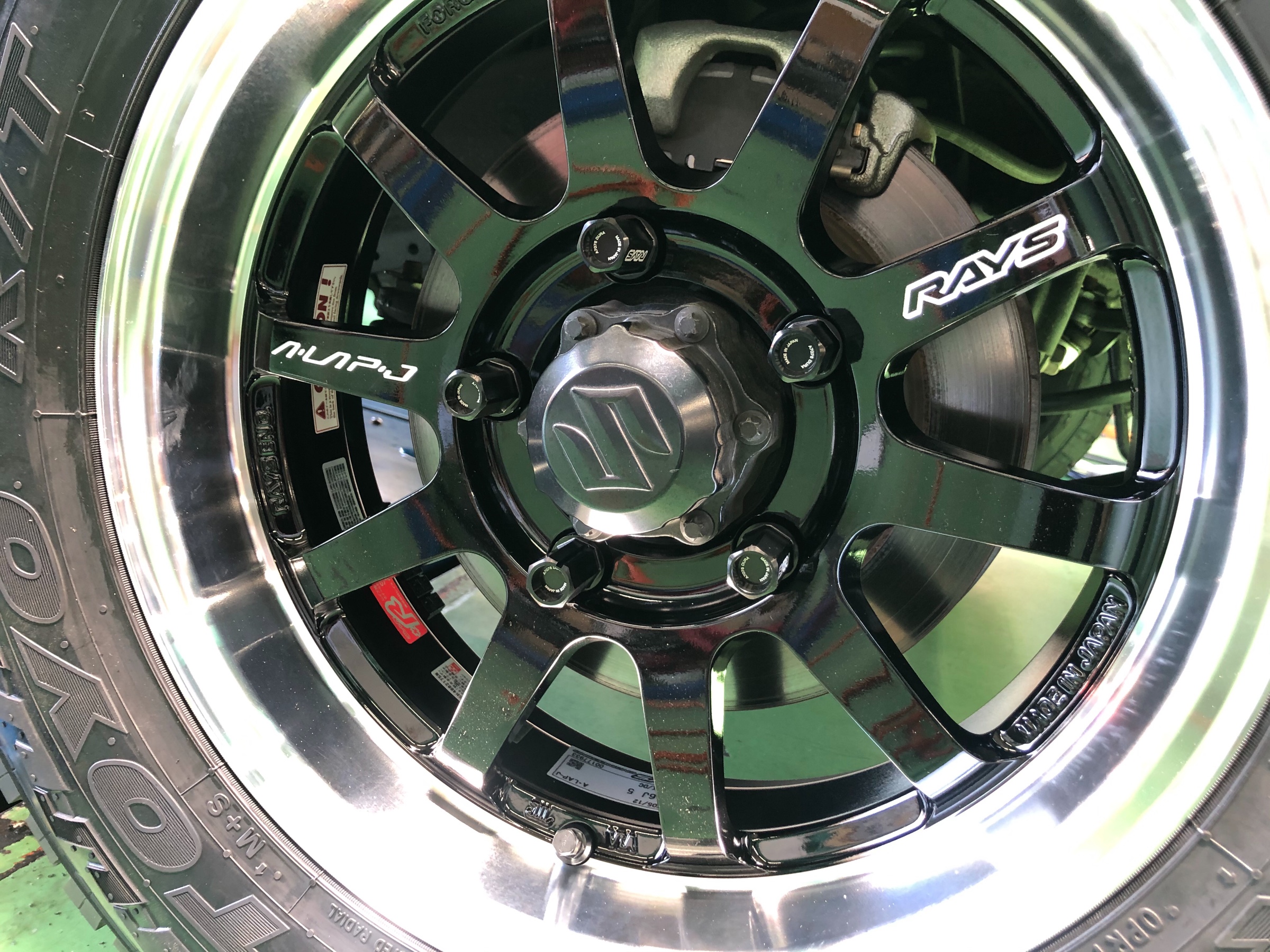ジムニーシエラに RAYS A-RAP・J 16インチ装着♪ | 店舗おススメ