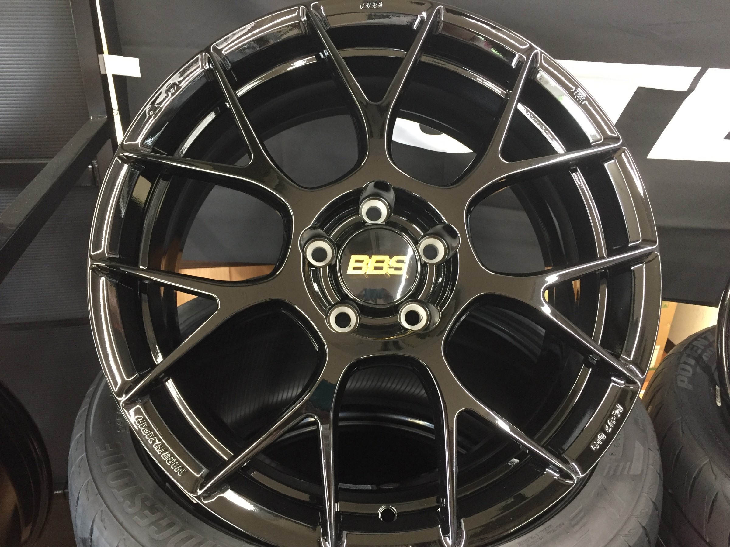 アルミ入荷情報》BBS RE-V7☆ブラック | 店舗おススメ情報