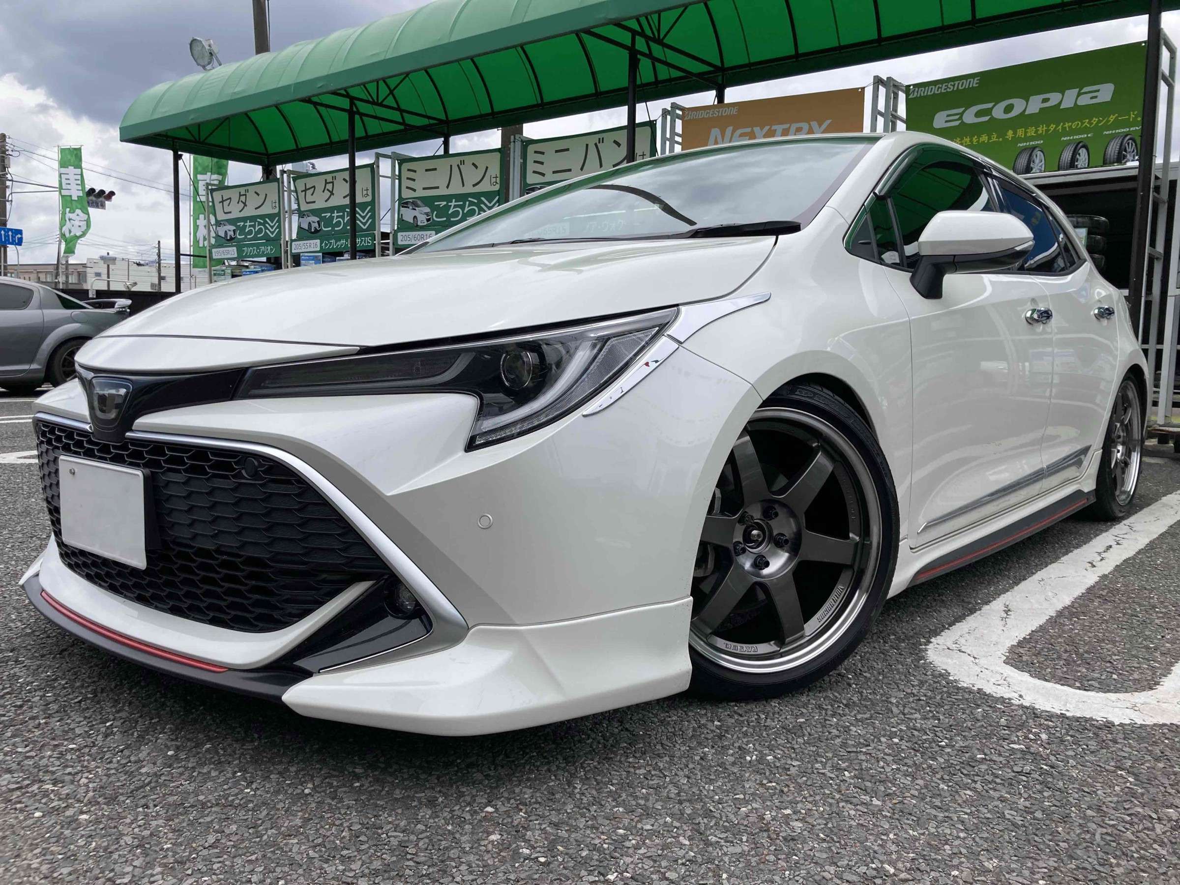 トヨタ・カローラ―スポーツ・NRE210H】ベストマッチ！RAYSのTE37SLを