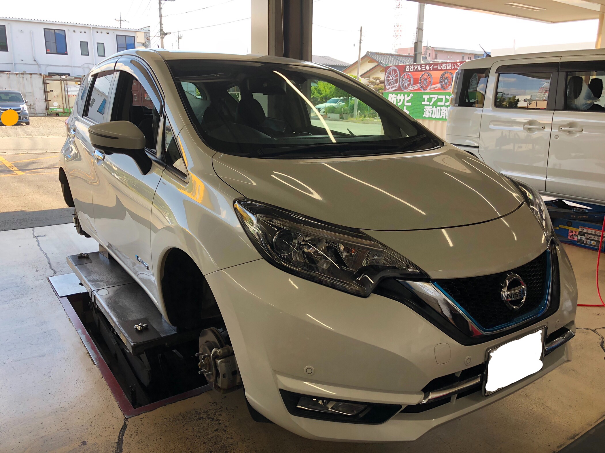 Note タイヤ交換 アライメント 日産 ノートe Power タイヤ タイヤ ホイール関連 4輪トータルアライメント調整 サービス事例 タイヤ館 こせ タイヤからはじまる トータルカーメンテナンス タイヤ館グループ