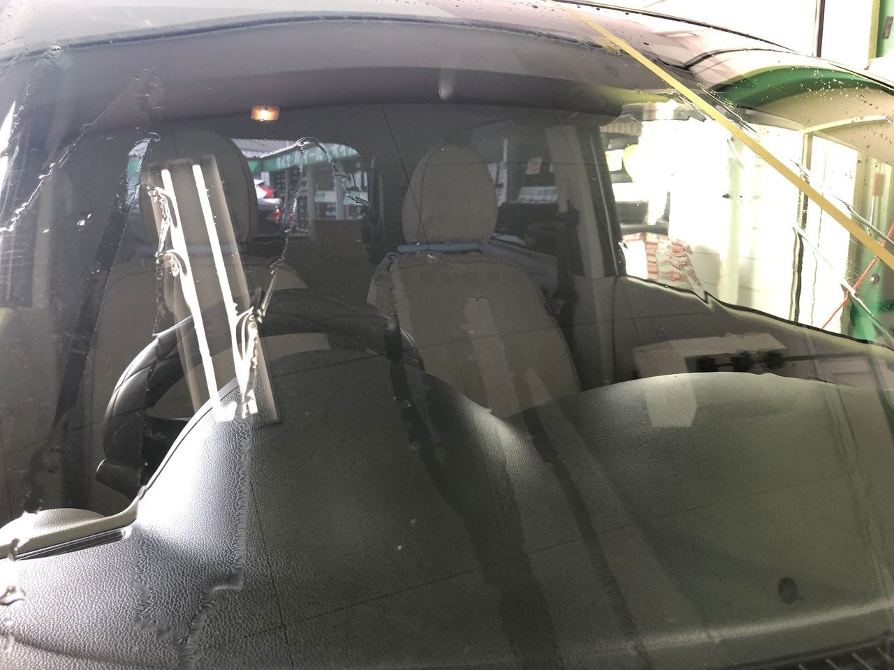 動画有 窓ガラスの撥水コーティング始めました スタッフ日記 タイヤ館 守山 京都府 滋賀県のタイヤからはじまる トータルカーメンテナンス タイヤ館グループ