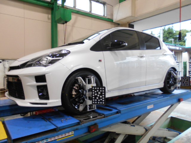 トヨタ ヴィッツ ｇｒスポーツ ｇｒ タイヤ交換 アライメント調整 トヨタ ヴィッツgrスポーツgr タイヤ タイヤ ホイール関連 4輪トータルアライメント調整 サービス事例 タイヤ館 さいたま新都心 タイヤからはじまる トータルカーメンテナンス タイヤ館