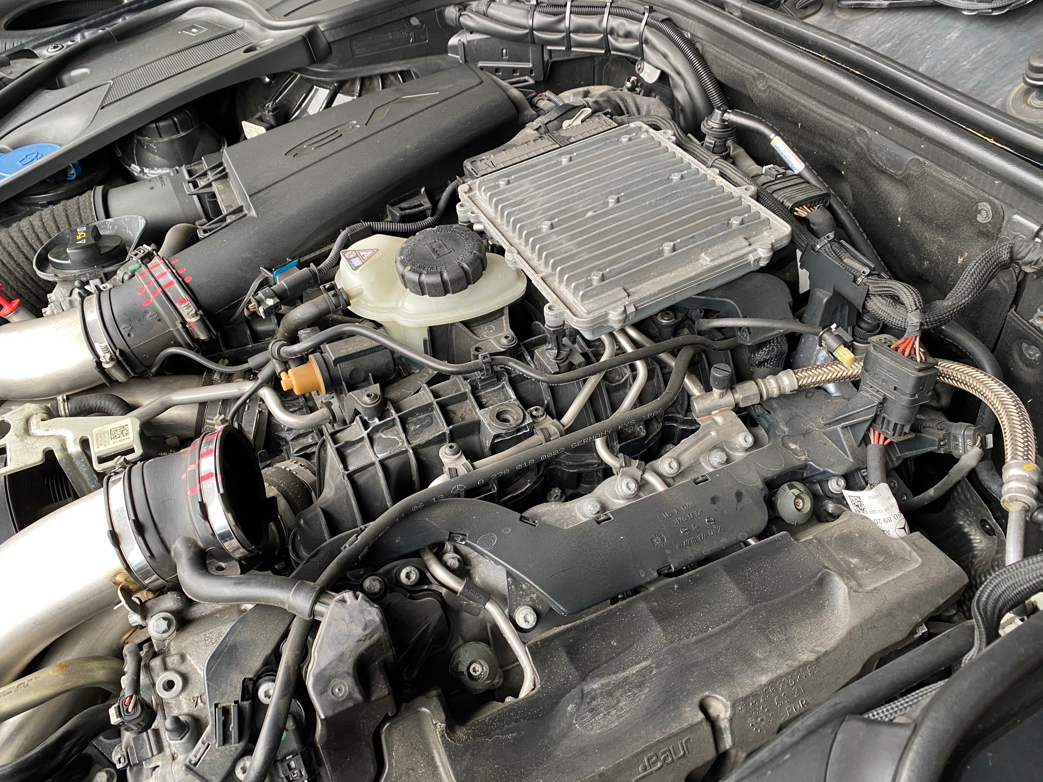 メルセデス・ベンツ W222 S550ロング エアエレメント交換③ メルセデス・ベンツ Sクラス メンテナンス商品 サービス事例 タイヤ館 岩国 タイヤからはじまる、トータルカーメンテナンス タイヤ館グループ メルセデス・ベンツ W222 S550ロング エアエレメント交換③ メルセデス・ベンツ Sクラス メンテナンス商品 サービス事例 タイヤ館 岩国 タイヤからはじまる、トータルカーメンテナンス タイヤ館グループ
