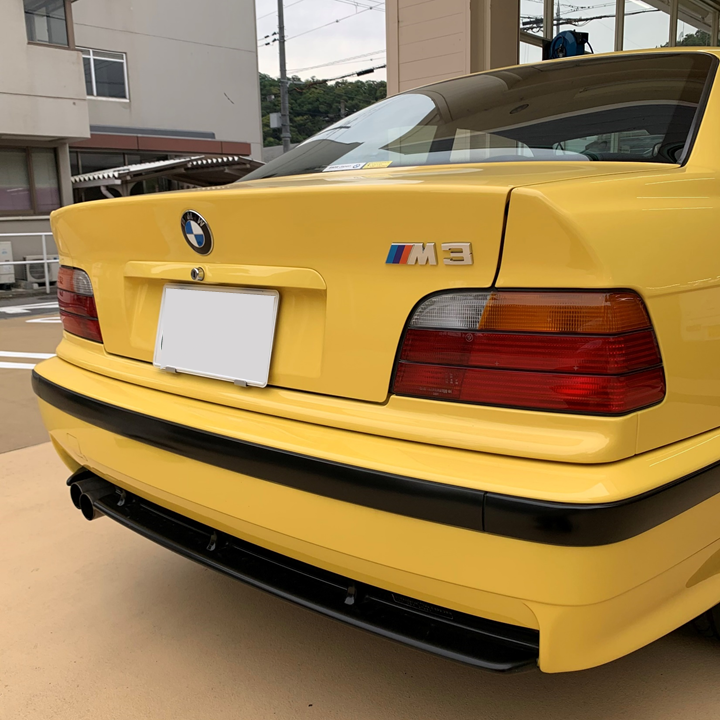 BMW M3 (E36) ドア内張り修理 | BMW M3 | スタッフ日記 | タイヤ館