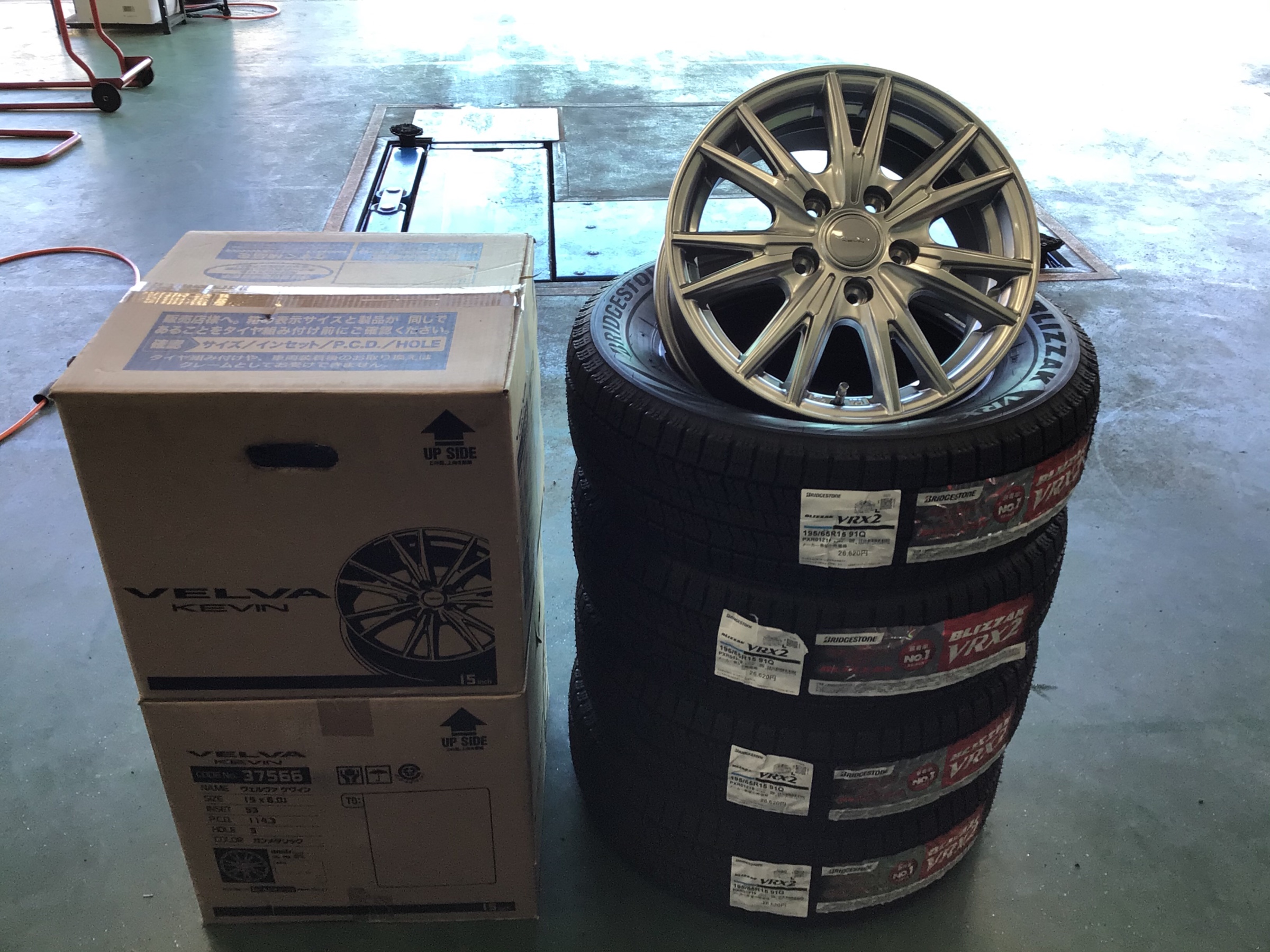 豪奢な豪奢なブリヂストンVRX2＆ホイール4本セット ホイール