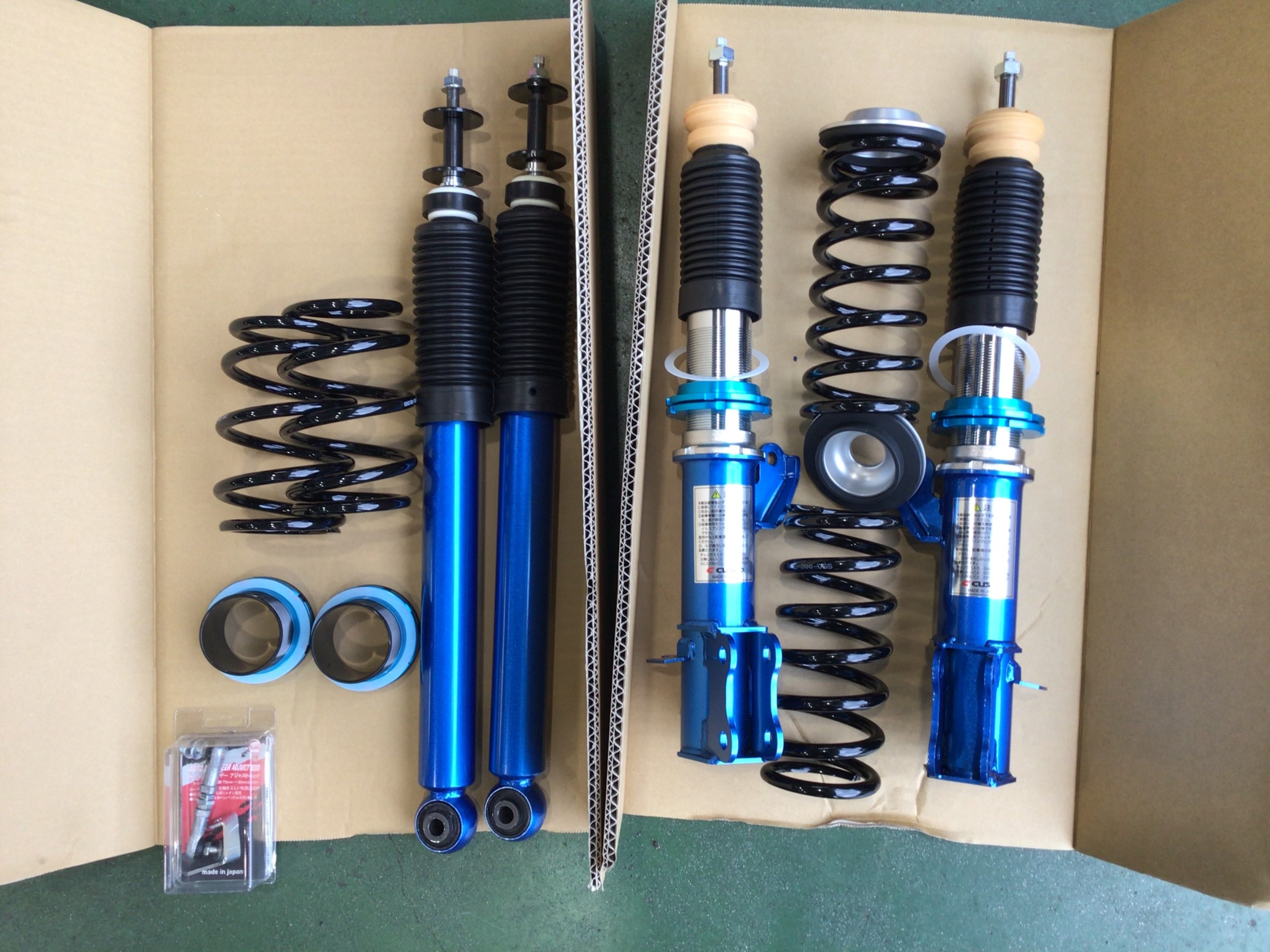 CUSCO 車高調　リア(フロント付き) 値引き交渉受けます。 CUSCO 車高調リア(フロント付き) 値引き交渉受けます。