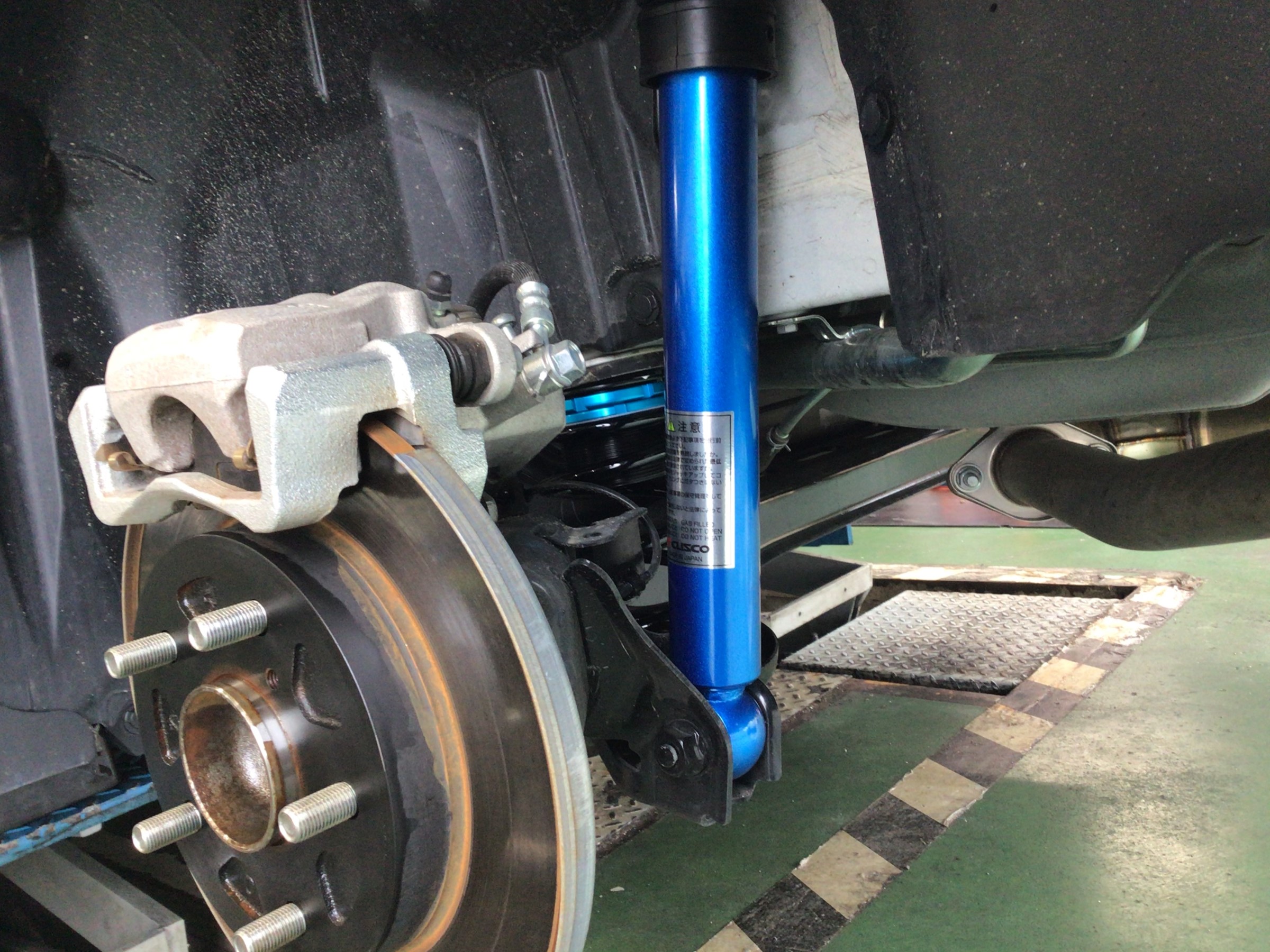 CUSCO 車高調　リア(フロント付き) 値引き交渉受けます。 CUSCO 車高調リア(フロント付き) 値引き交渉受けます。