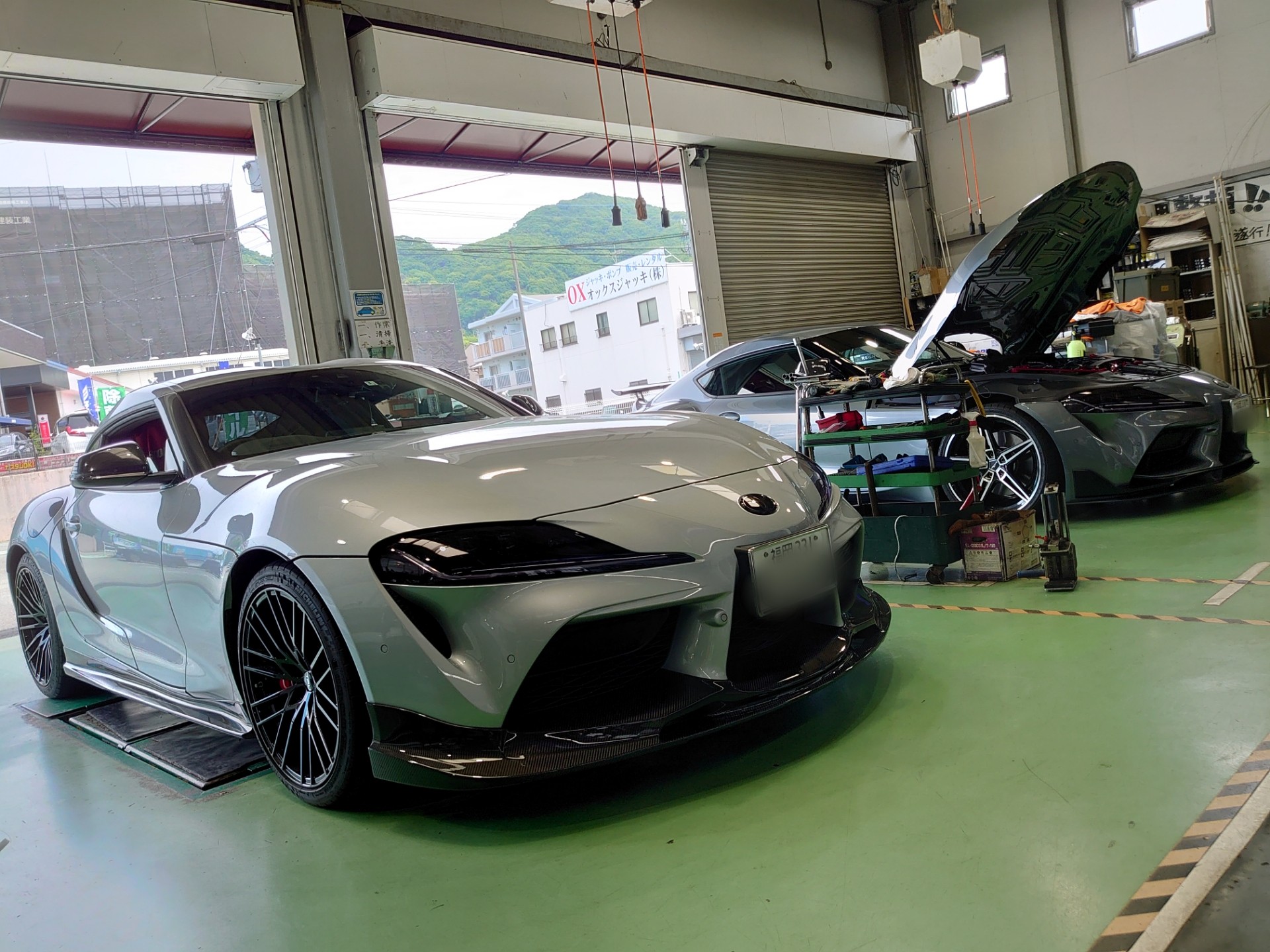 0 Gr Supra に Max Orido Akea カーボン ナンバーホルダーを装着しました トヨタ スープラ その他 外装 内装取付 エアロ取付 技術サービス施工事例 タイヤ館 福岡東 タイヤからはじまる トータルカーメンテナンス タイヤ館グループ