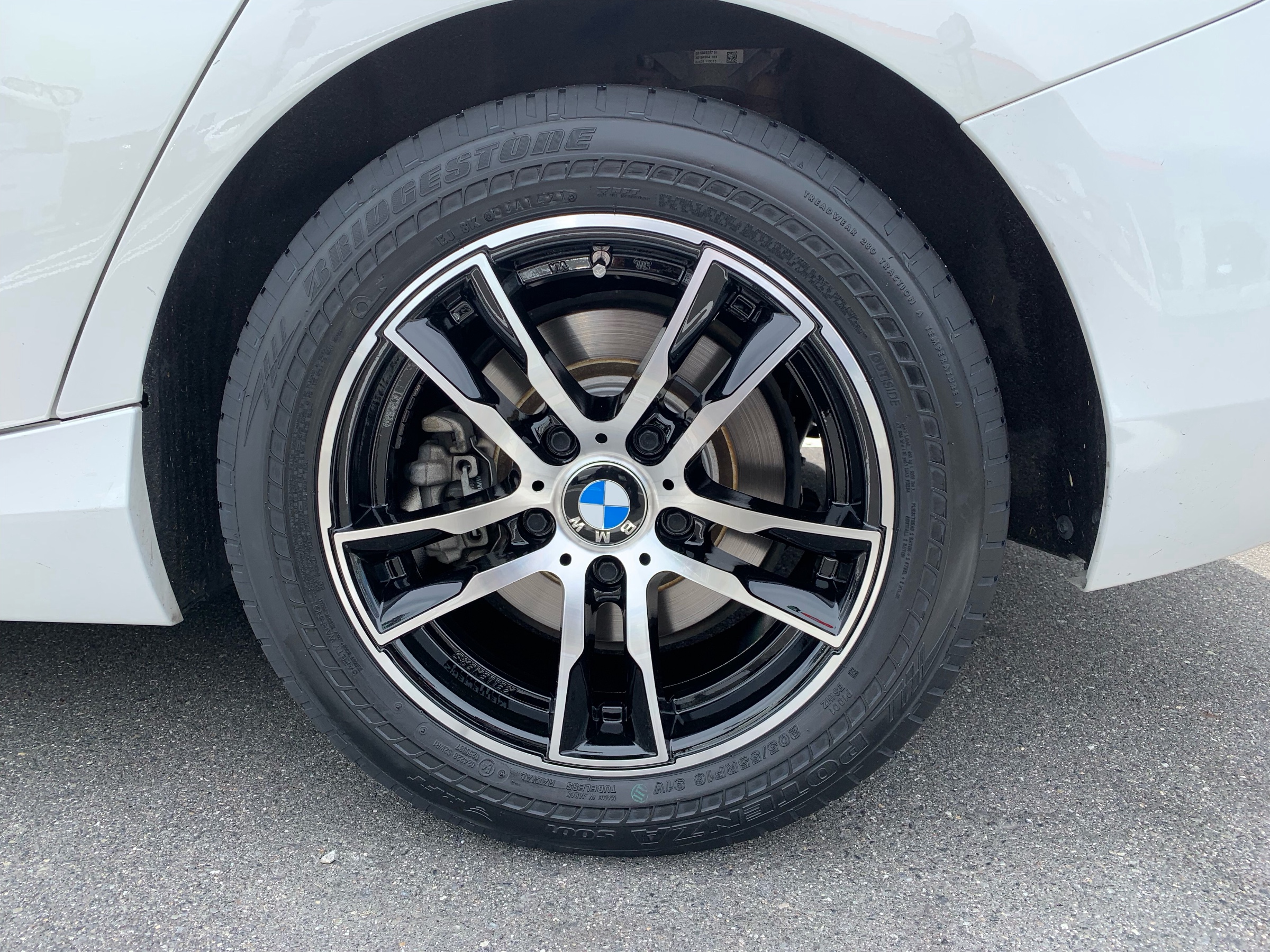 BMW F20 | BMW 1シリーズ タイヤ タイヤ・ホイール関連 > タイヤ・ホイール交換 | サービス事例 | タイヤ館 安曇