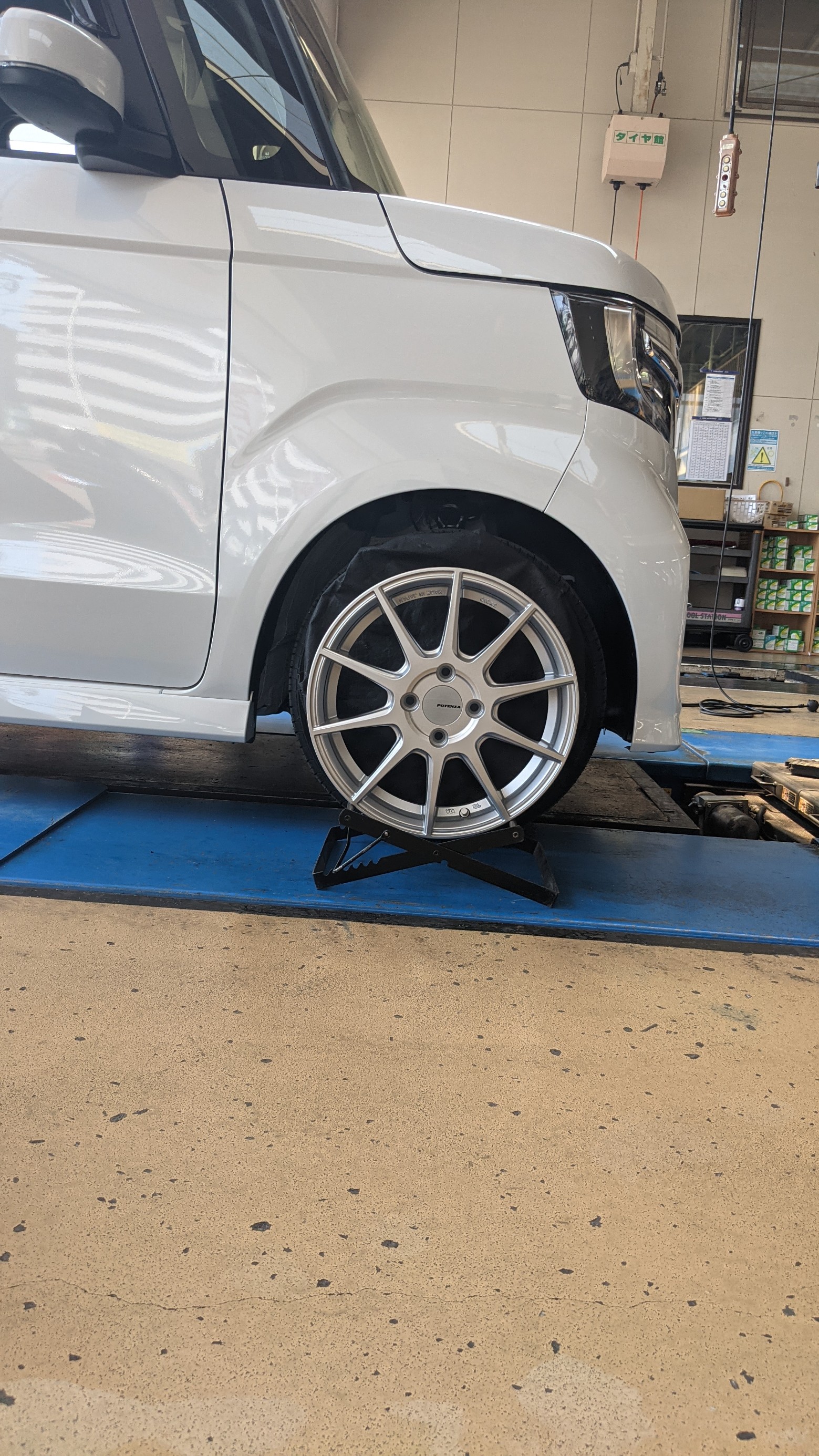 ホイールの仮あてできます。 | 店舗おススメ情報 | タイヤ館 矢賀