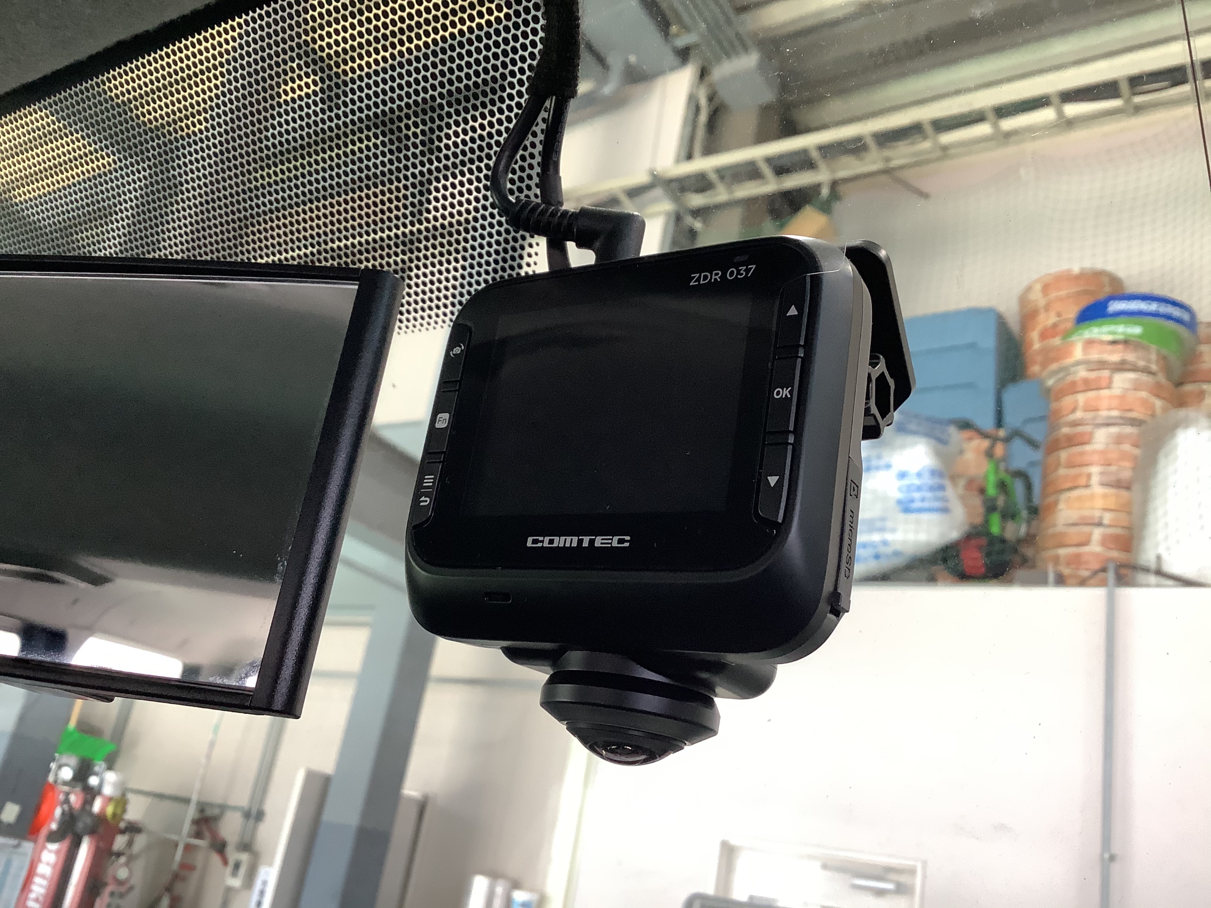 コムテック ZDR037 取付！！！ | スタッフ日記 | タイヤ館 ルート４５