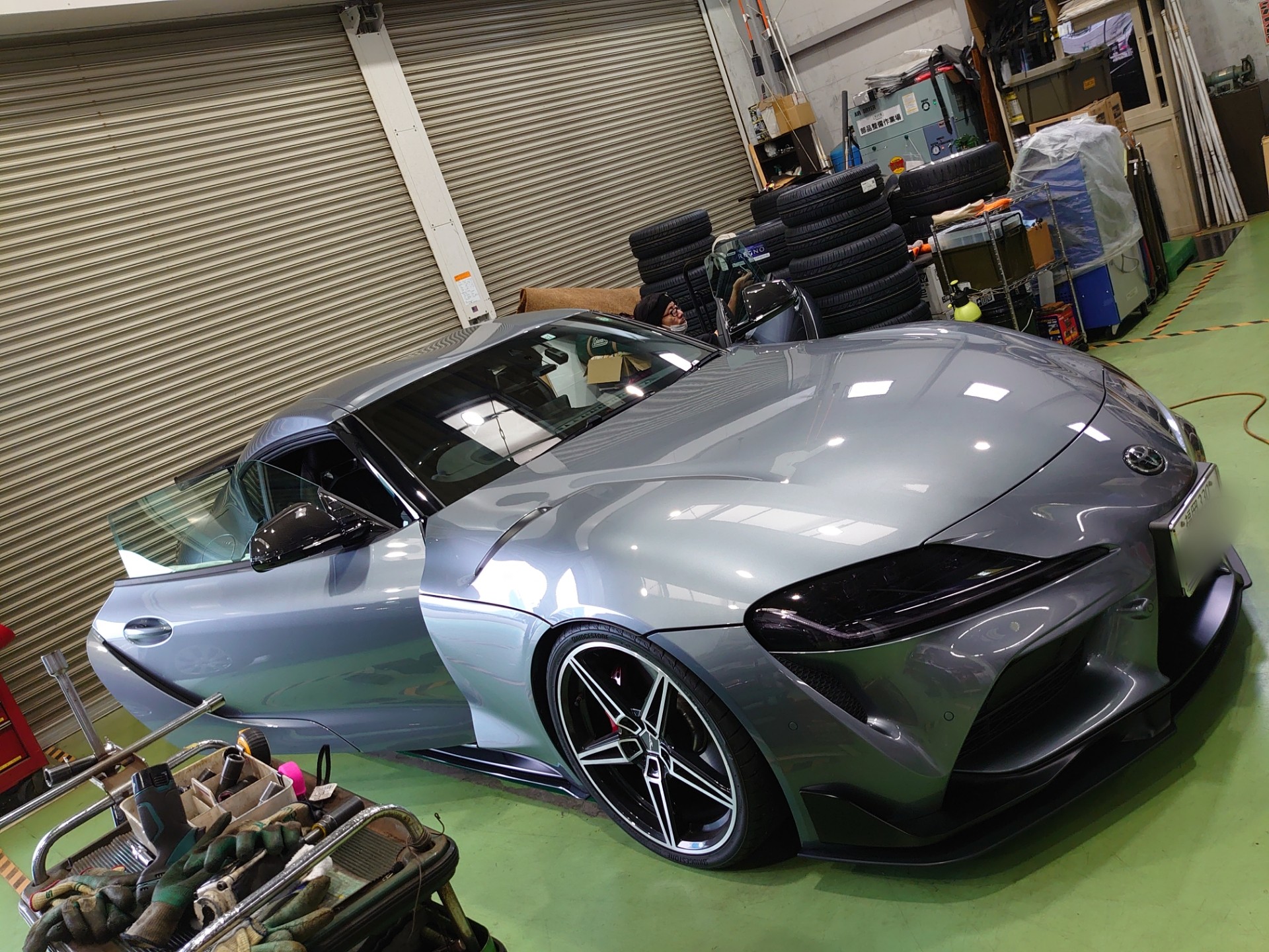 GR Supra の フロント３面 ガラスに 遮熱 カーフィルム 施工しました