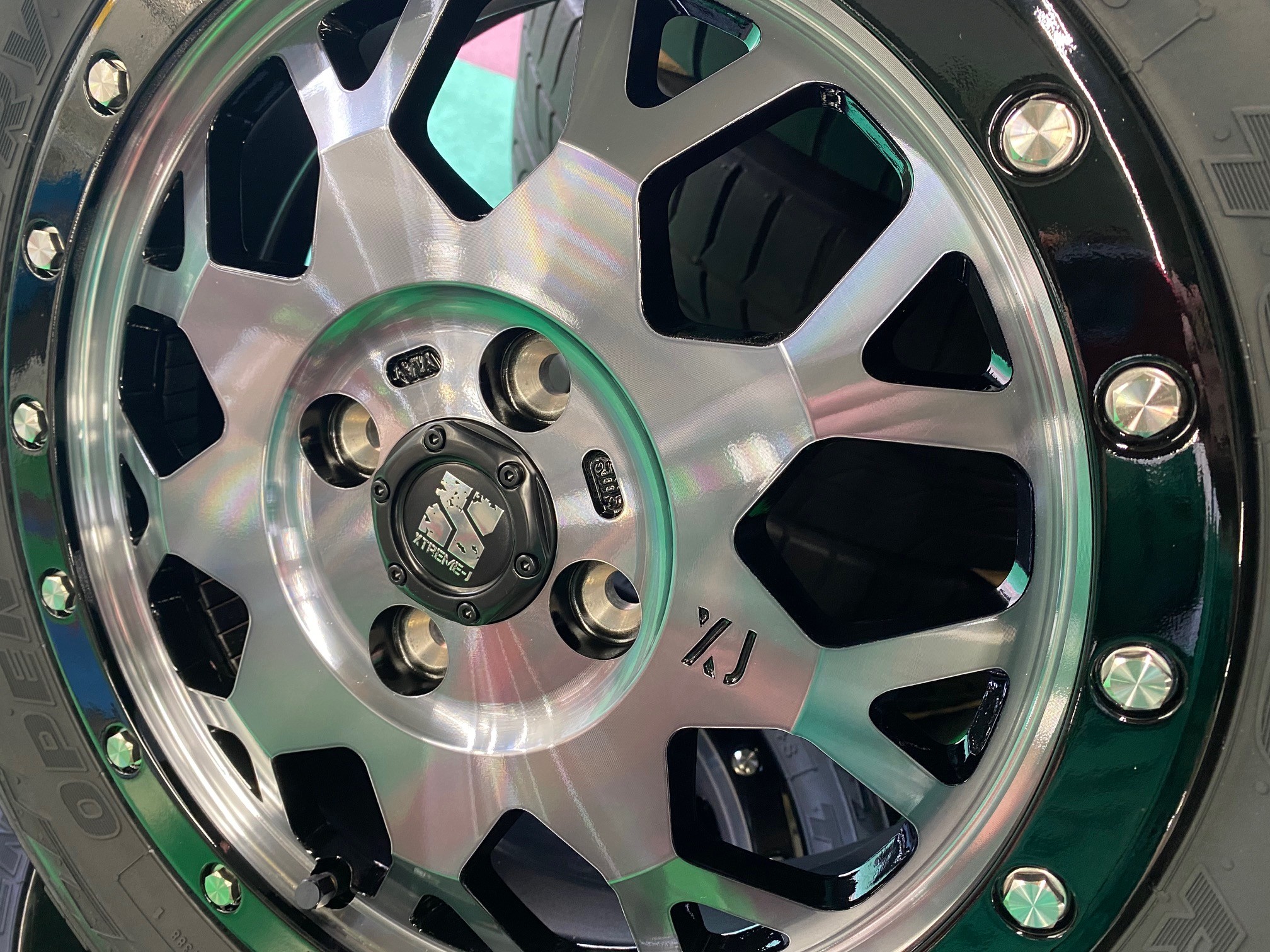 日産クリッパーリオ（DR17W） MLJ エクストリームJ XJ04 15インチ取付