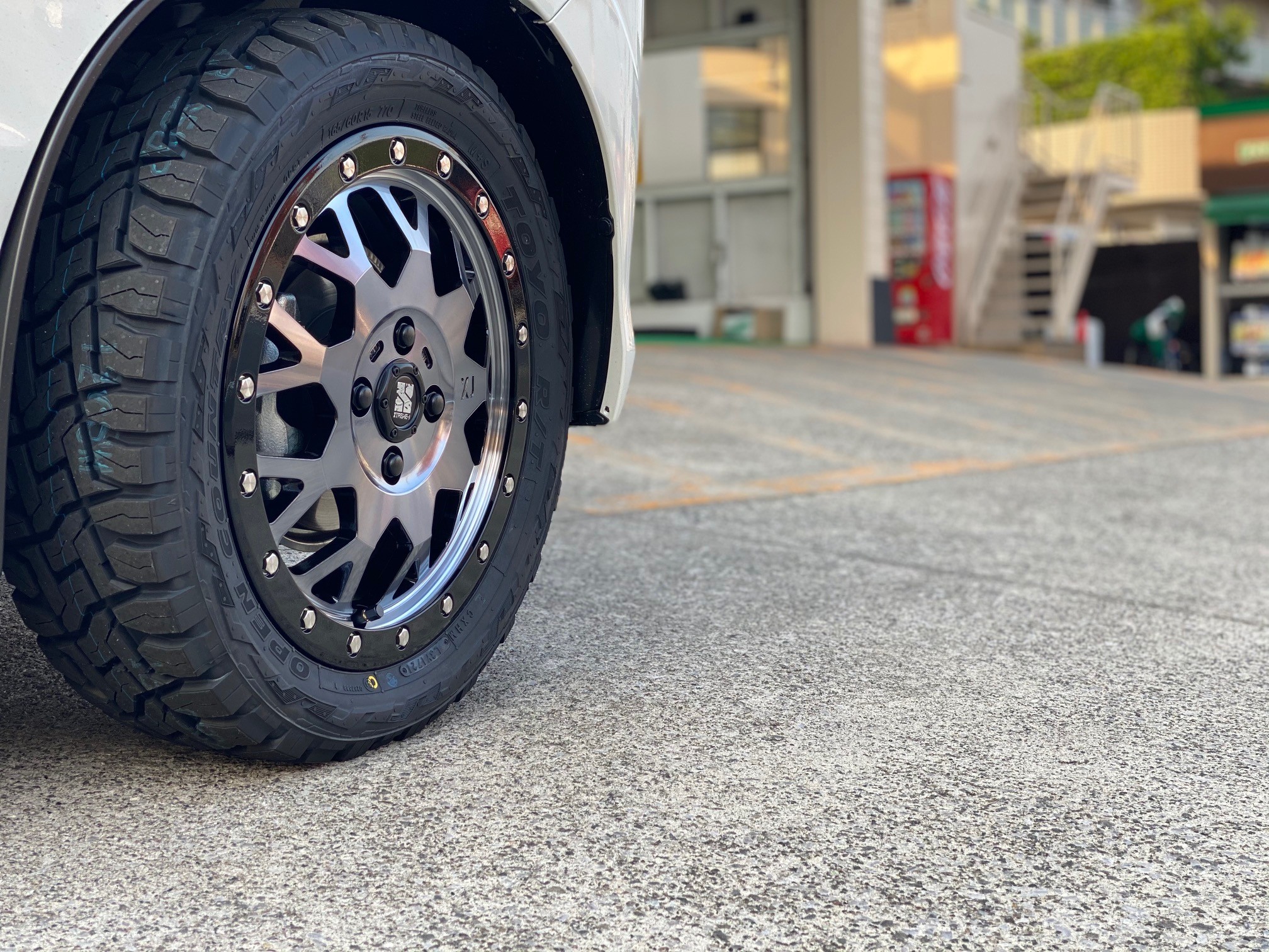 日産クリッパーリオ（DR17W） MLJ エクストリームJ XJ04 15インチ取付