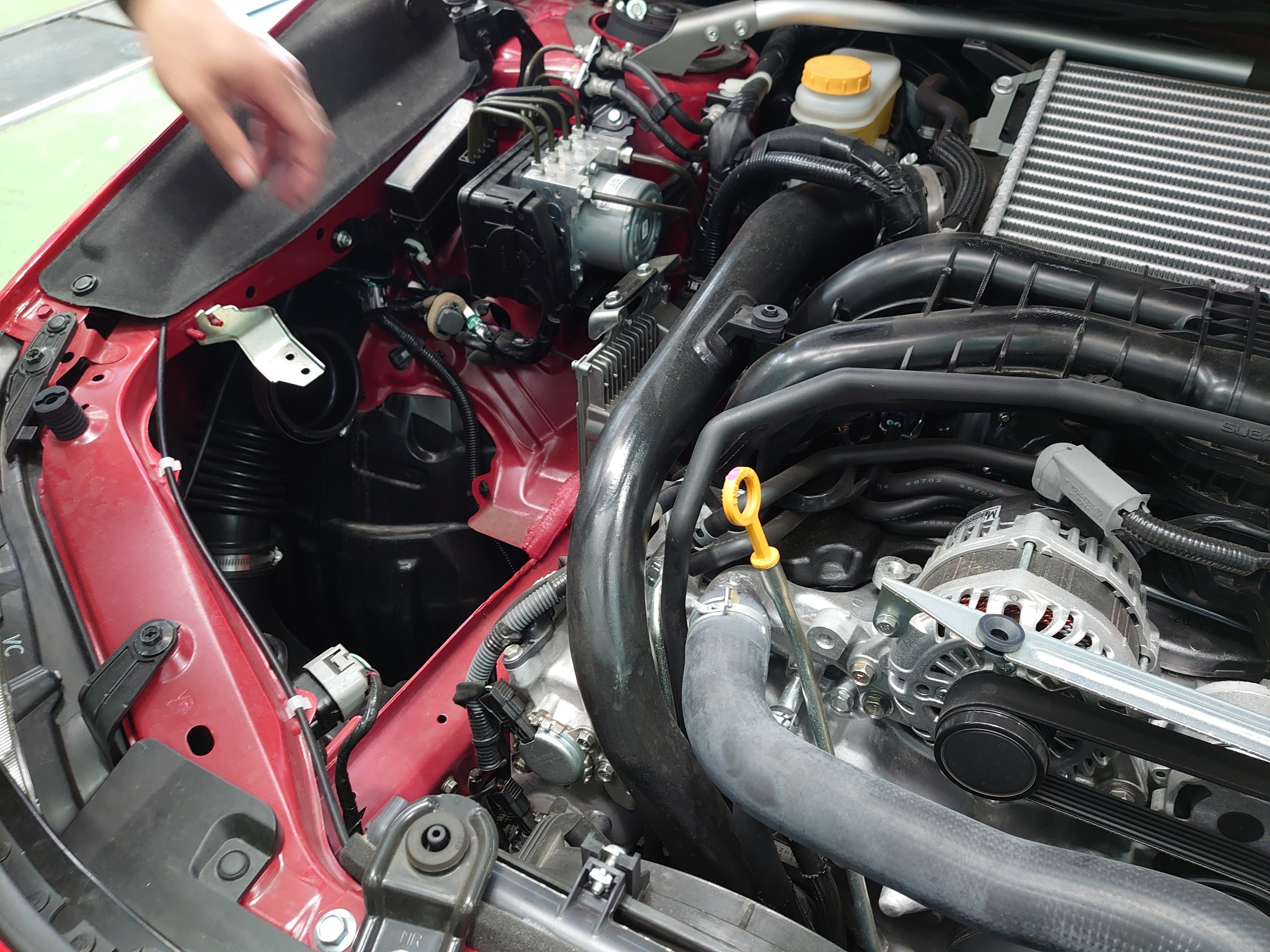 早速ですが純正の物を外した所になります。コレが、、