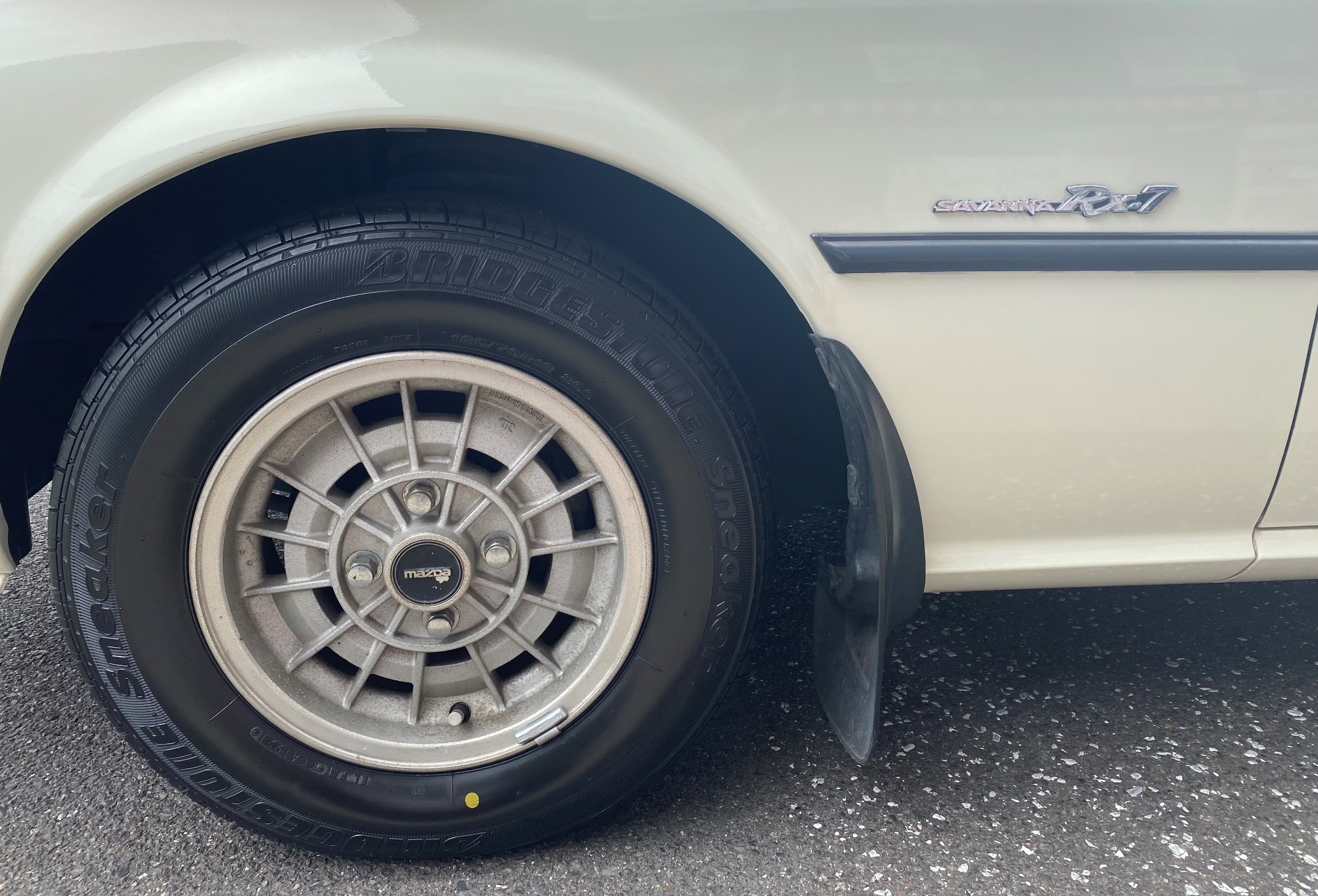 激レア!!初代サバンナRX-7 | マツダ RX-7 タイヤ タイヤ・ホイール関連 激レア!!初代サバンナRX-7 | マツダ RX-7 タイヤ タイヤ・ホイール関連