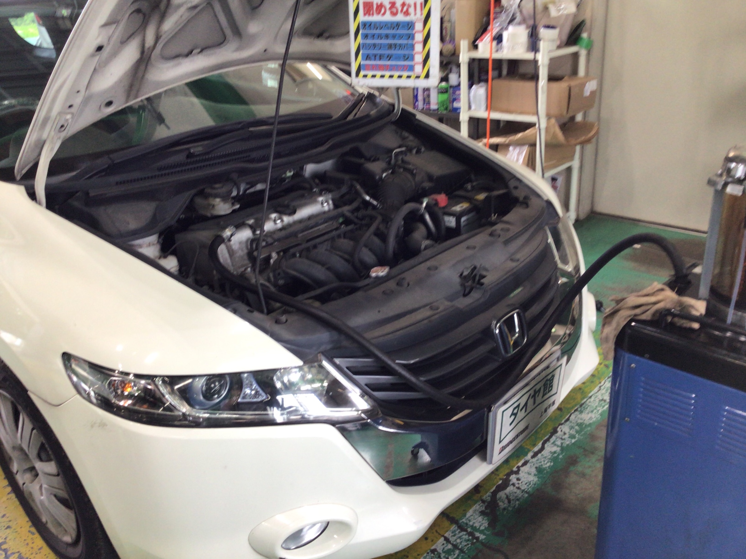 オデッセイ オイル交換 ホンダ オデッセイ メンテナンス商品 オイル関連 エンジンオイル交換 サービス事例 タイヤ館 上尾平塚 タイヤからはじまる トータルカーメンテナンス タイヤ館グループ