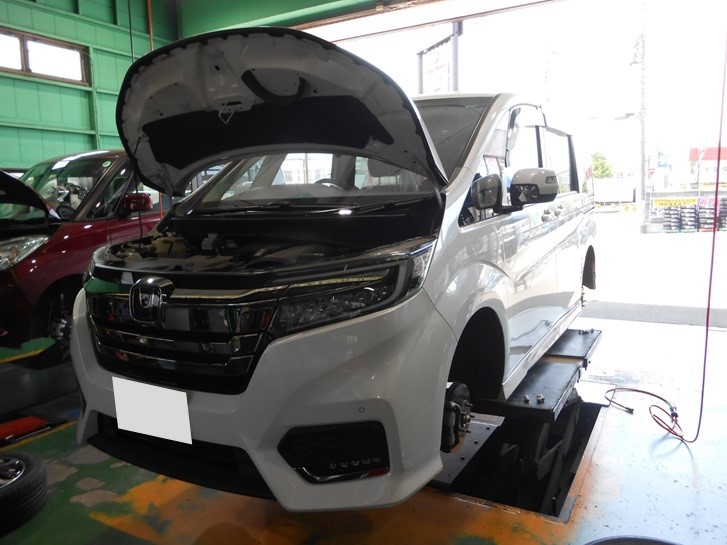 ステップワゴン エアコンフィルター交換 ホンダ ステップワゴン メンテナンス商品 カー用品取付 エアコンフィルター交換 車内抗菌 サービス事例 タイヤ館 所沢 タイヤからはじまる トータルカーメンテナンス タイヤ館グループ