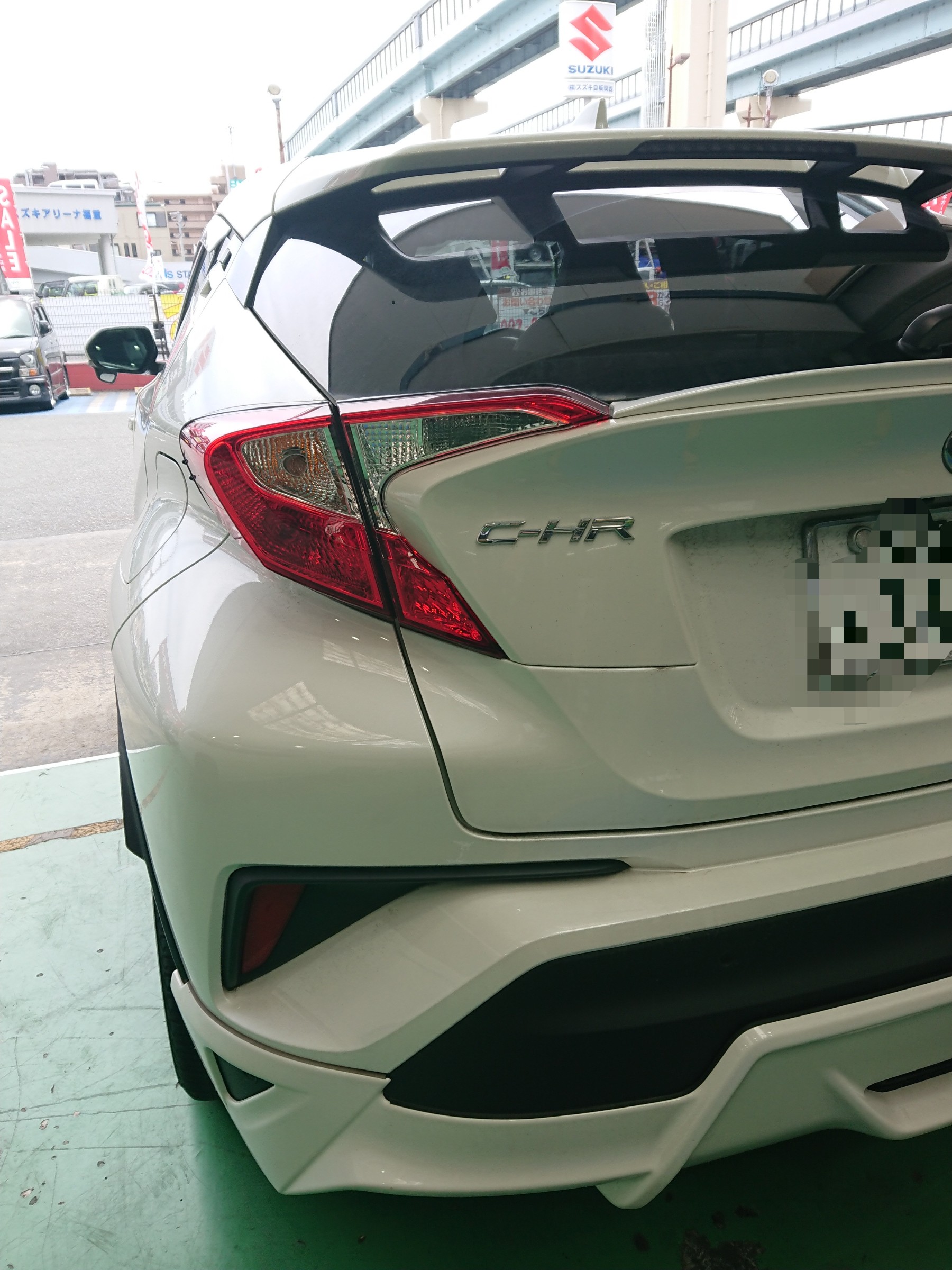 C Hr ワイパーゴム 交換 トヨタ C Hr 取り付け 施工事例集 タイヤ館 福岡西 タイヤからはじまる トータルカーメンテナンス タイヤ館グループ