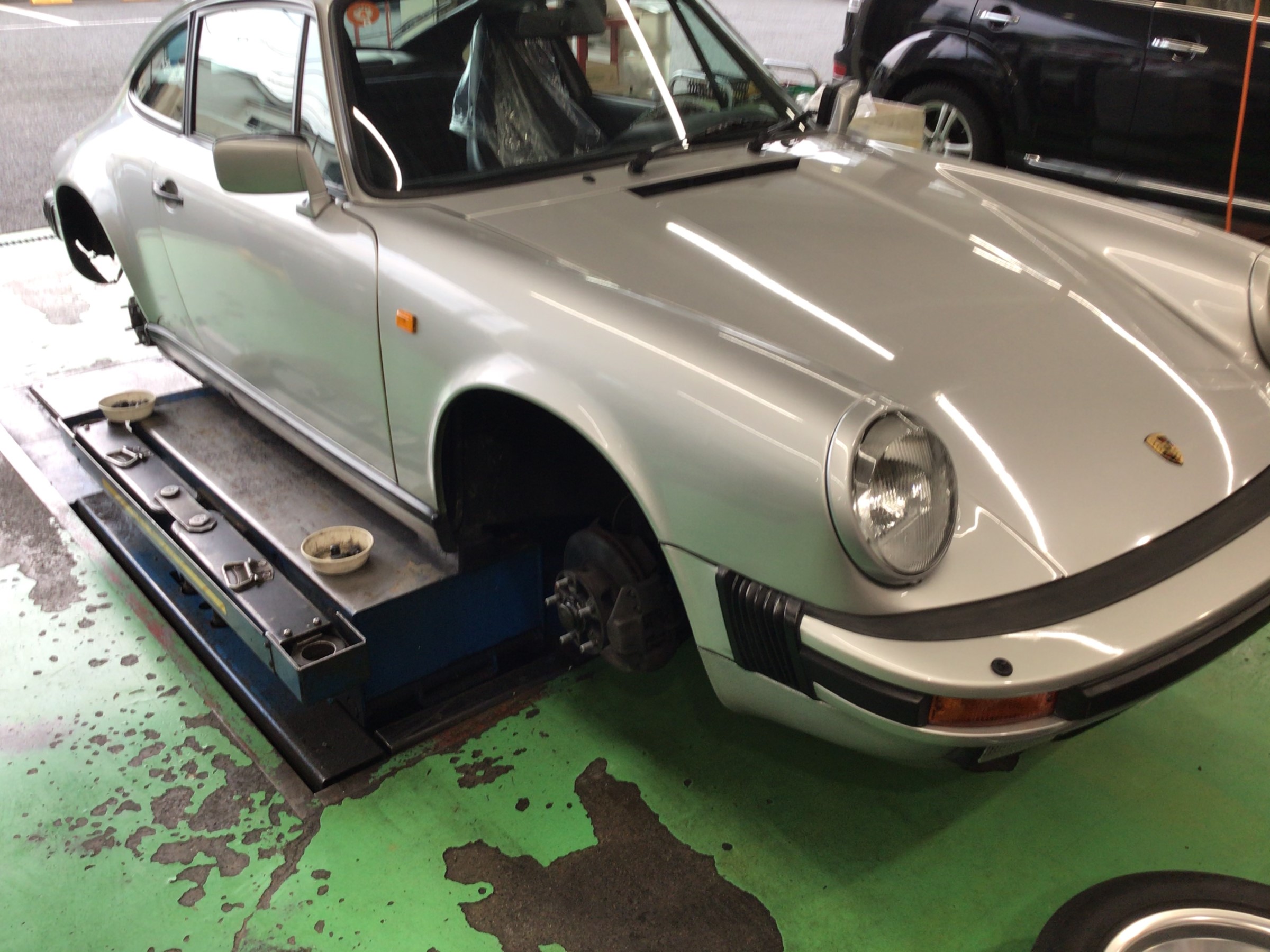 ポルシェ911 ポルシェ 911 タイヤ タイヤ ホイール関連 タイヤ ホイール交換 サービス事例 タイヤ館 西荻窪 東京都のタイヤ カー用品ショップ タイヤからはじまる トータルカーメンテナンス タイヤ館グループ