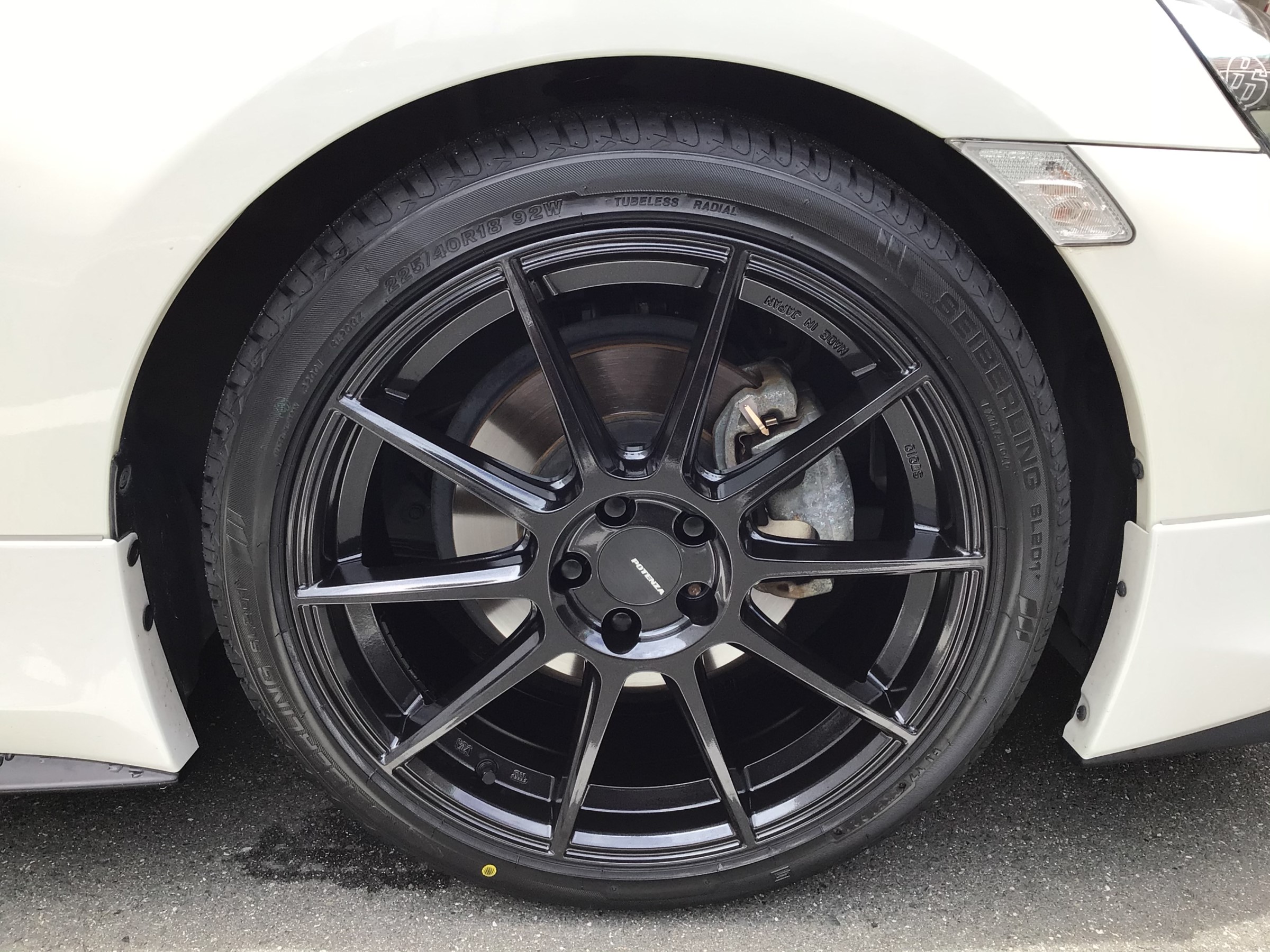 タイヤ＆ホイール交換】TOYOTA86 ZN6系に POTENZA SW010を取付