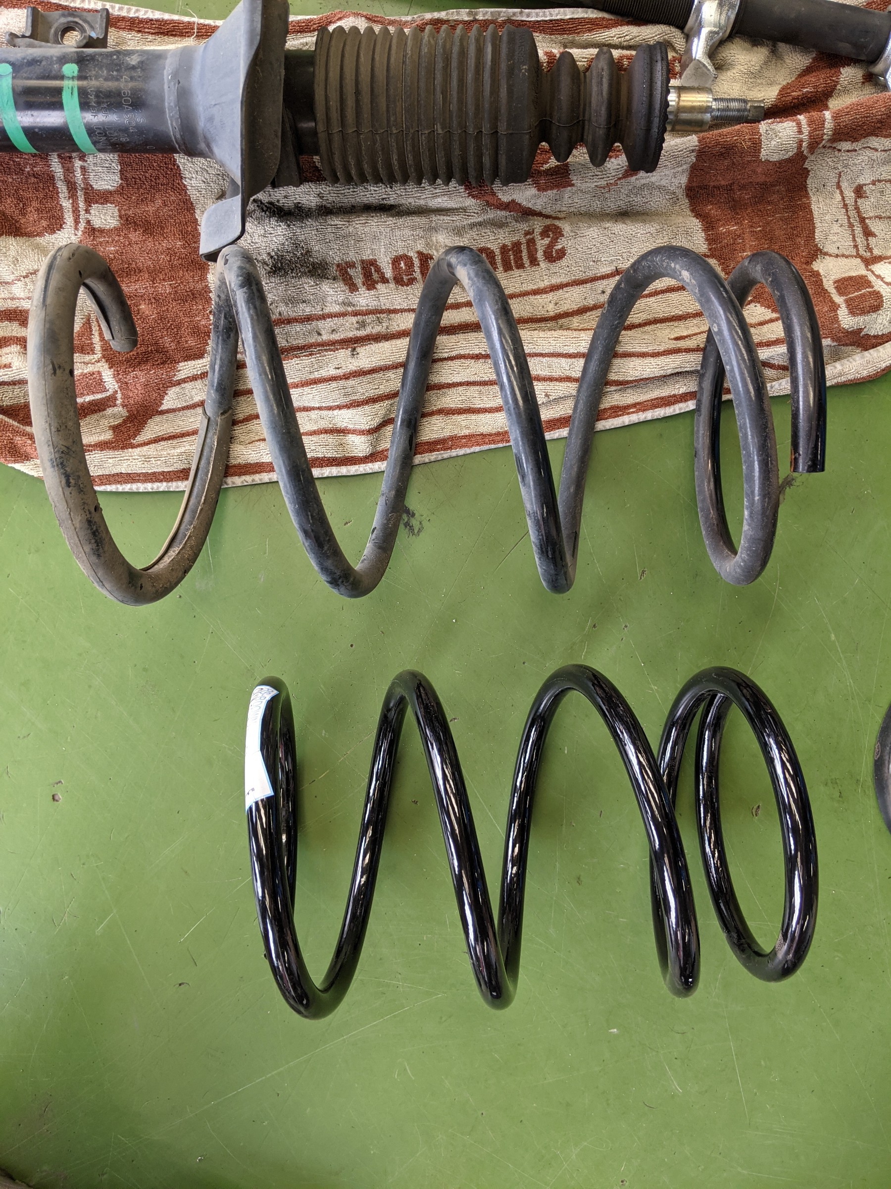 ミツビシ・デリカD:5・CV5W】ダウンサス取付 | 三菱 デリカD：5 その他 