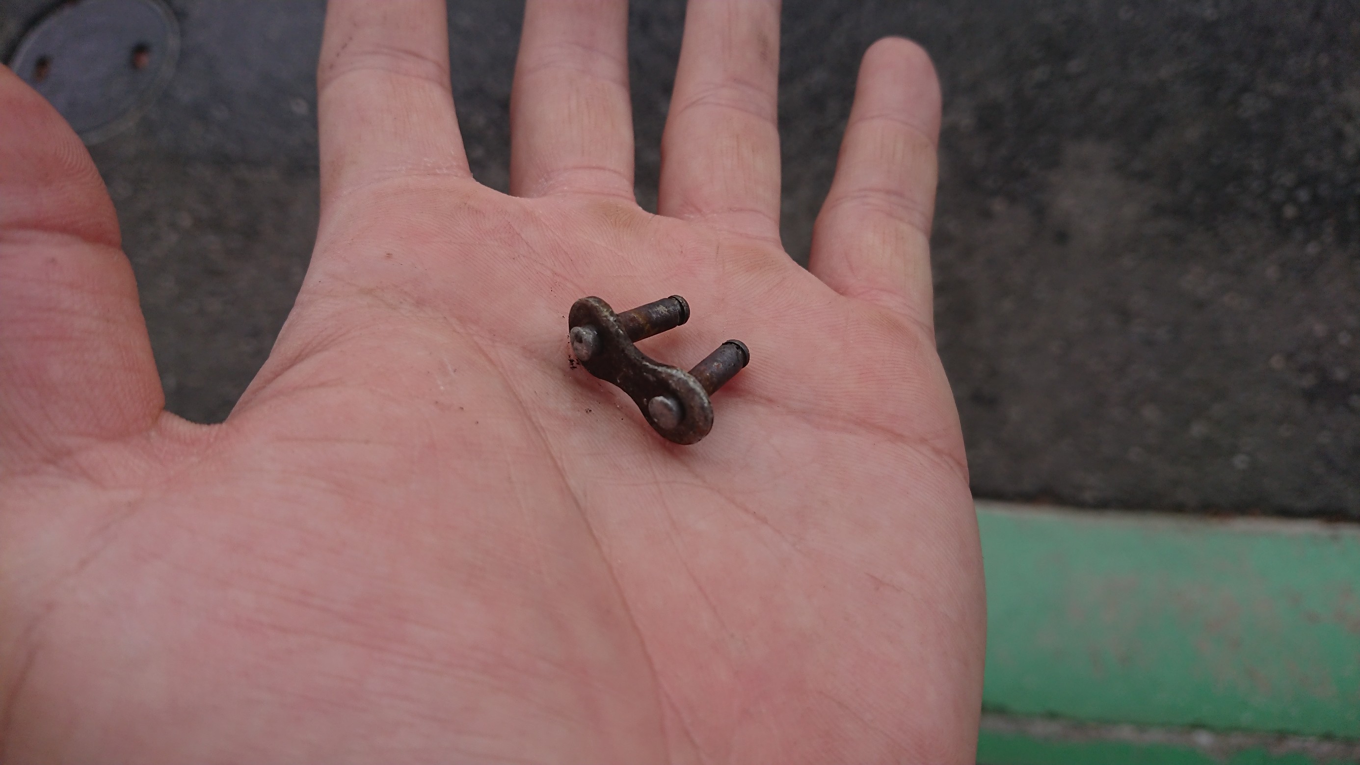 パンクに注意 スタッフブログ 日記 タイヤ館 鎌ヶ谷 千葉県のタイヤ カー用品ショップ タイヤからはじまる トータルカーメンテナンス タイヤ館グループ