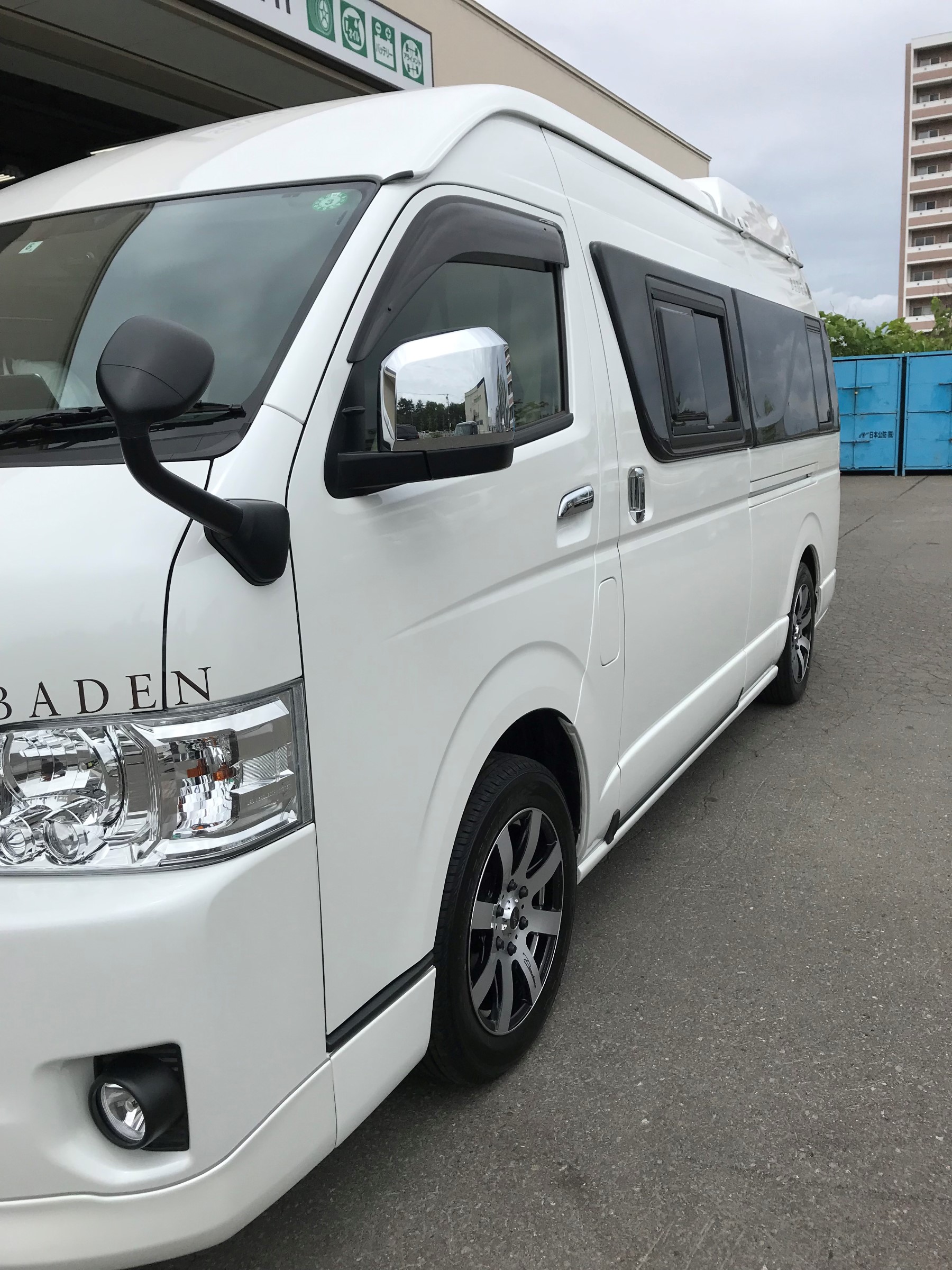 ハイエース x FABULOUS パンデミックLW-8 x ブリヂストン GL-R 215