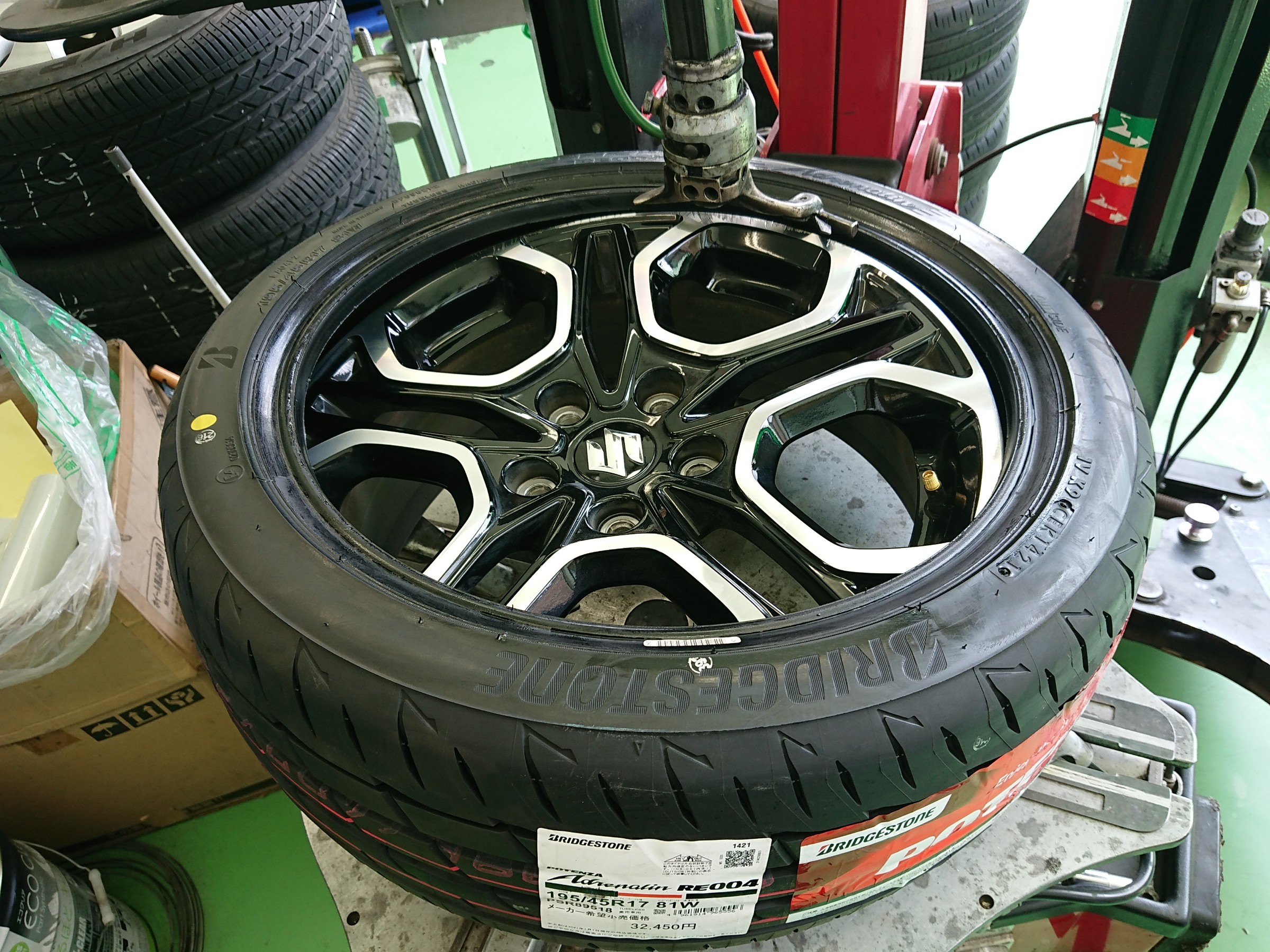 スズキ・スイフトスポーツ・ZC33S】タイヤ交換 / ポテンザRE004