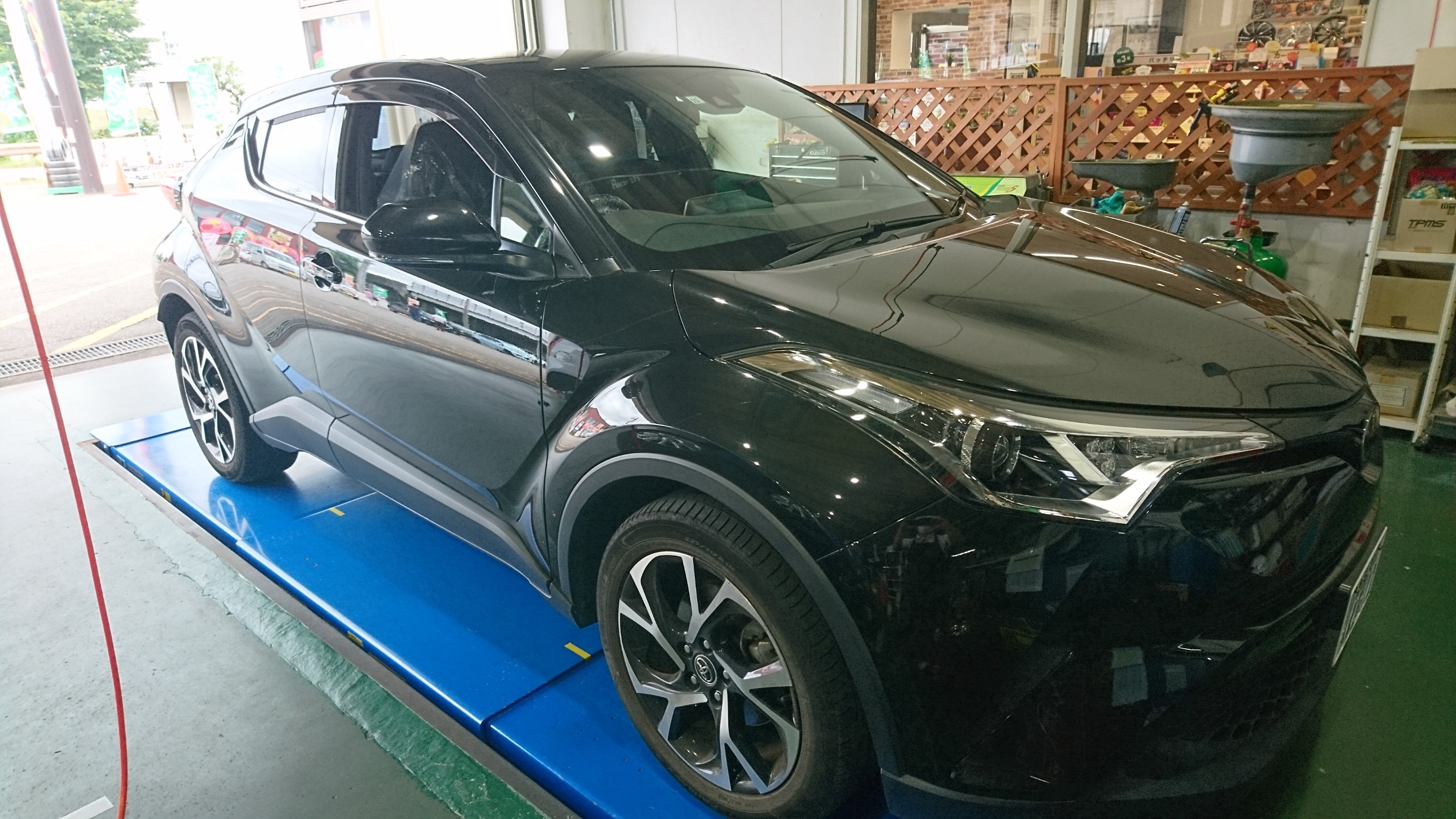 トヨタ【C-HR】タイヤ交換！！！  トヨタ C-HR タイヤ タイヤ 