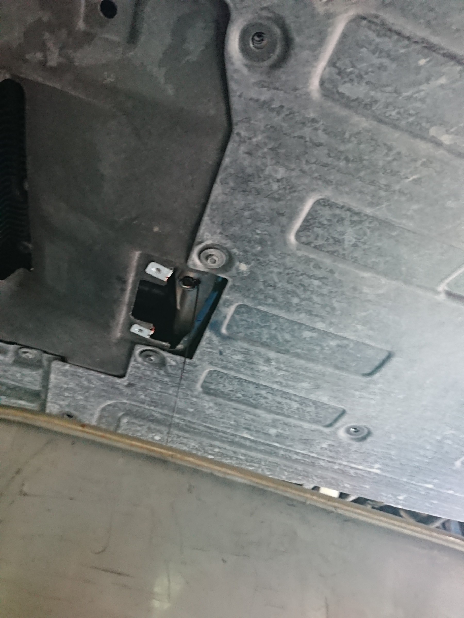 BMW X4 オイル エレメント 交換♪ BMW X4 メンテナンス商品 オイル関連 > エンジンオイル交換 取り付け・施工事例集