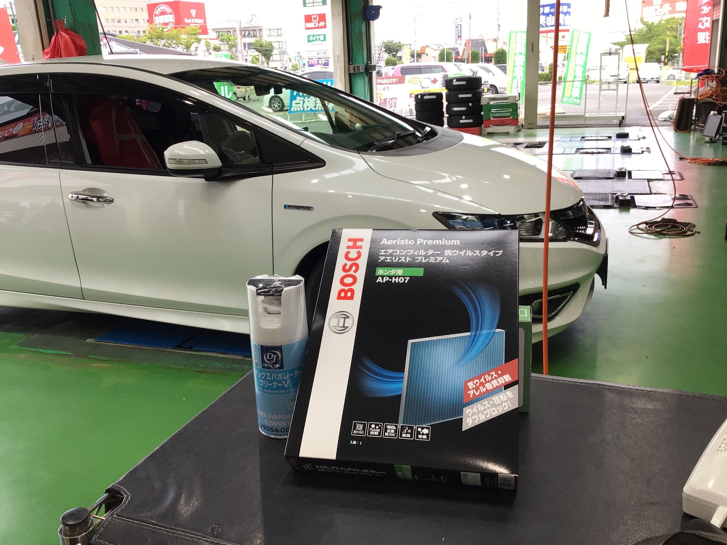 ホンダ ジェイド Fr系 エアコンフィルター交換おまかせください サービス事例 タイヤ館 河内長野 大阪府 和歌山県のタイヤからはじまる トータルカーメンテナンス タイヤ館グループ