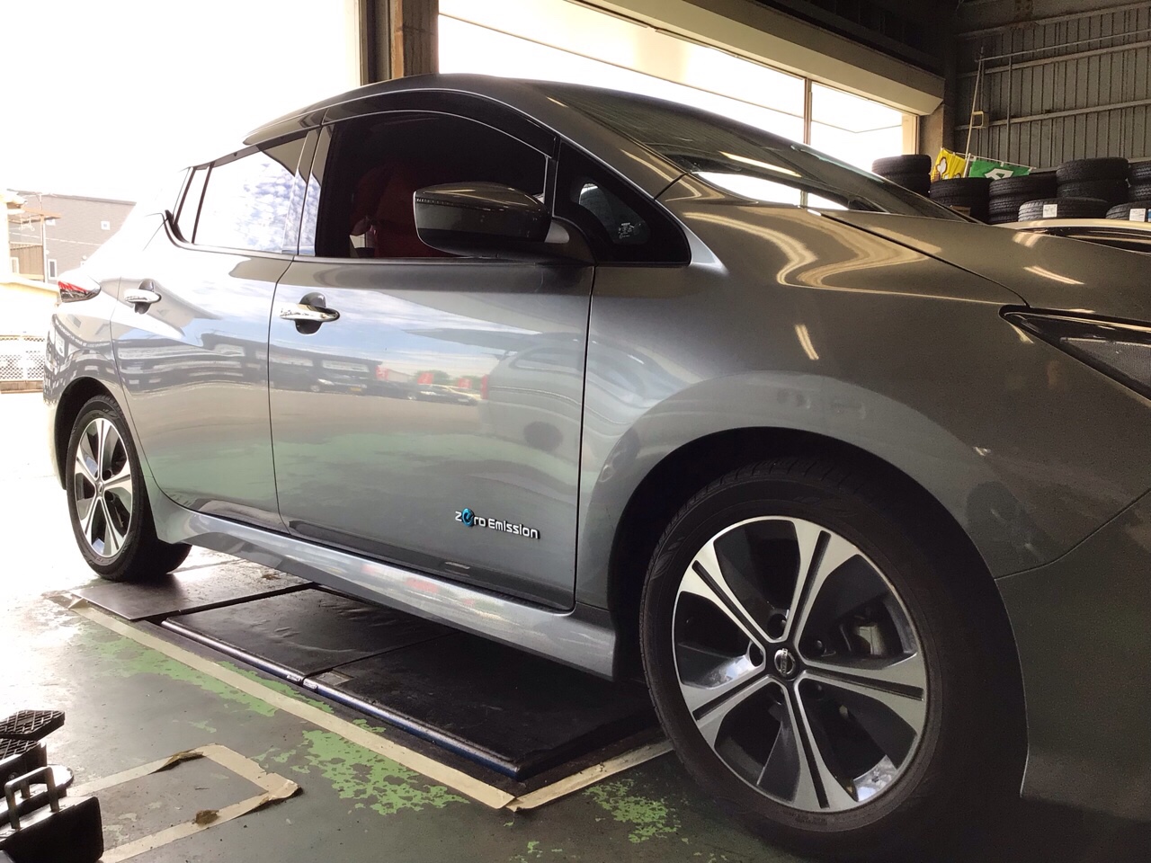 日産 リーフ(ZE1) ホイール交換 | 店舗おススメ情報 | タイヤ館