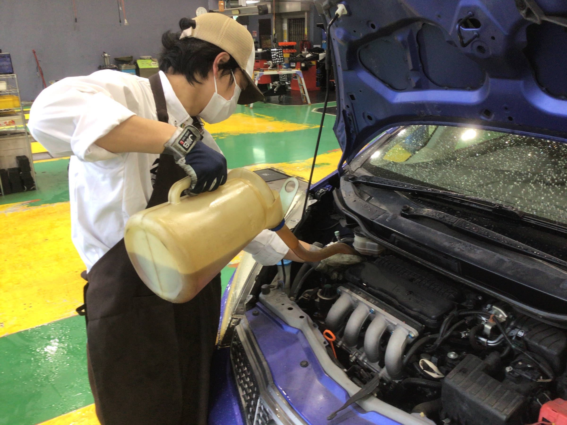 フィット Ge6 オイル交換 エレメント交換 作業 ホンダ フィット メンテナンス商品 オイル関連 エンジンオイル交換 サービス事例 タイヤ館 川口 タイヤからはじまる トータルカーメンテナンス タイヤ館グループ