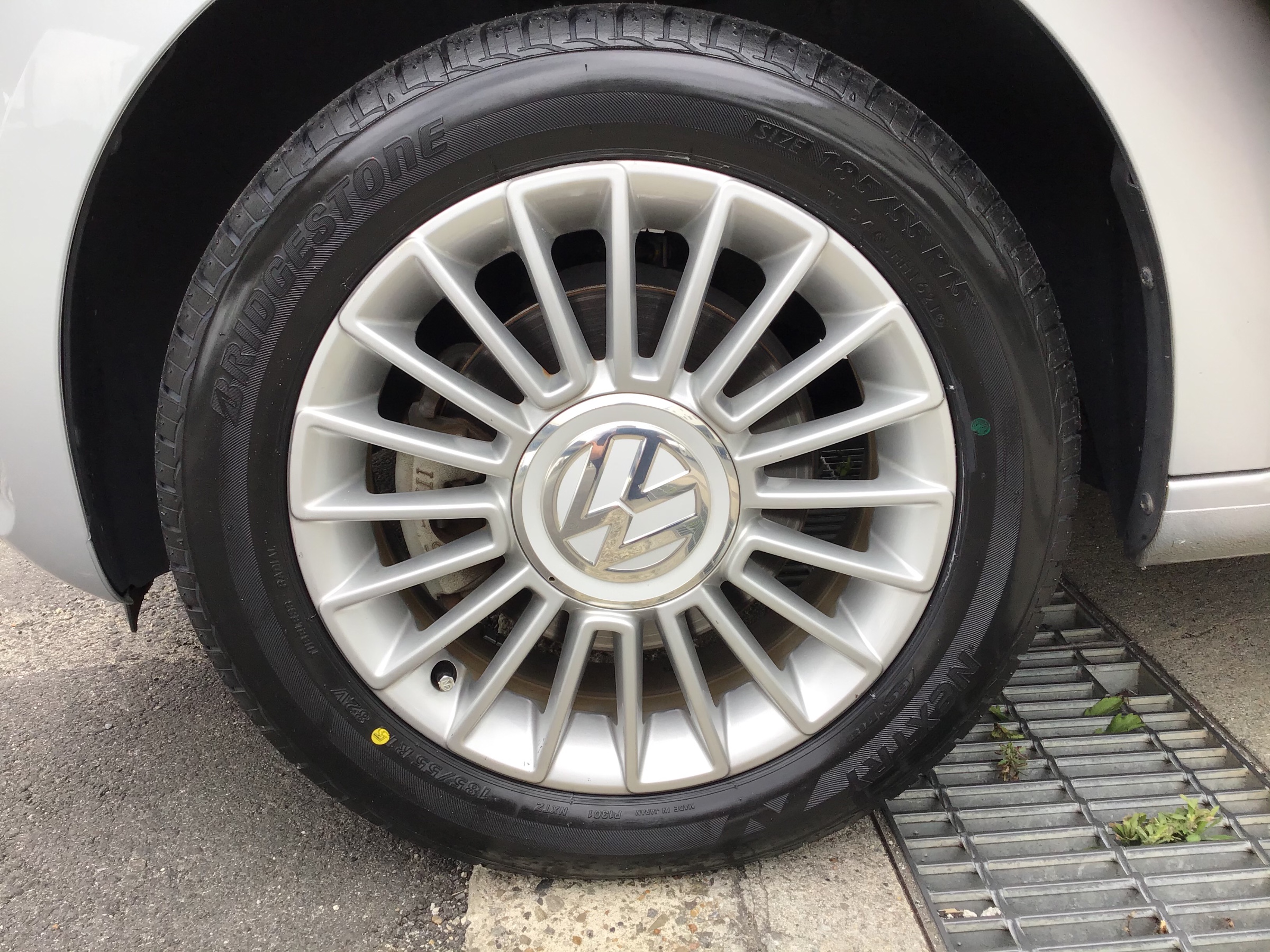 本日のタイヤ交換【VW up!】 | フォルクスワーゲン up! タイヤ タイヤ 