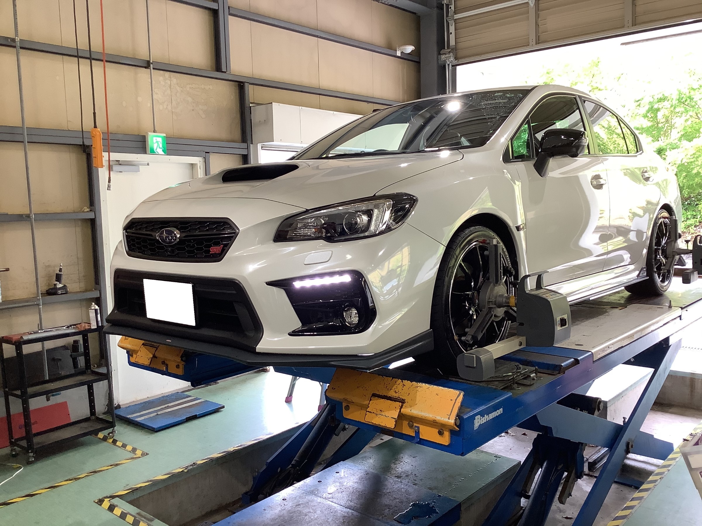 スバル Wrx S4 タイヤ 交換 アライメント 測定 調整 スバル Wrx S4 タイヤ タイヤ ホイール関連 4輪トータルアライメント調整 サービス事例 タイヤ館 富谷 宮城県のタイヤ カー用品ショップ タイヤからはじまる トータルカーメンテナンス タイヤ館グループ