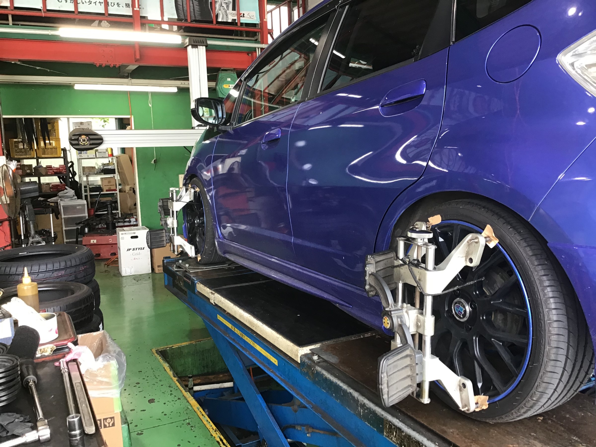 青い車体にブルーの縁取りホイールとても映えますね☆