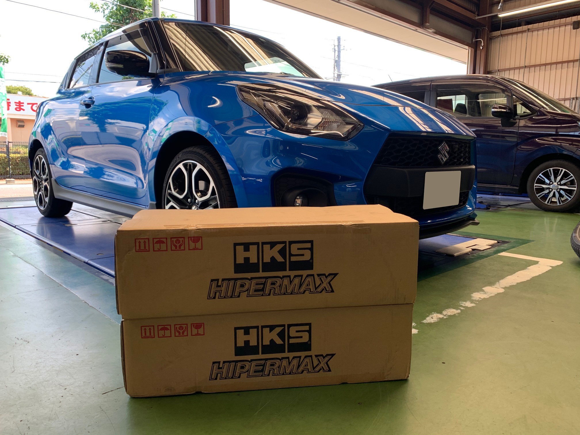 スズキ・スイフトスポーツ・ZC33S】車高調取付け | スズキ スイフトスポーツ | サービス事例 | タイヤ館 うしく上柏田 | 茨城県のタイヤ、カー用品ショップ  タイヤからはじまる、トータルカーメンテナンス タイヤ館グループ