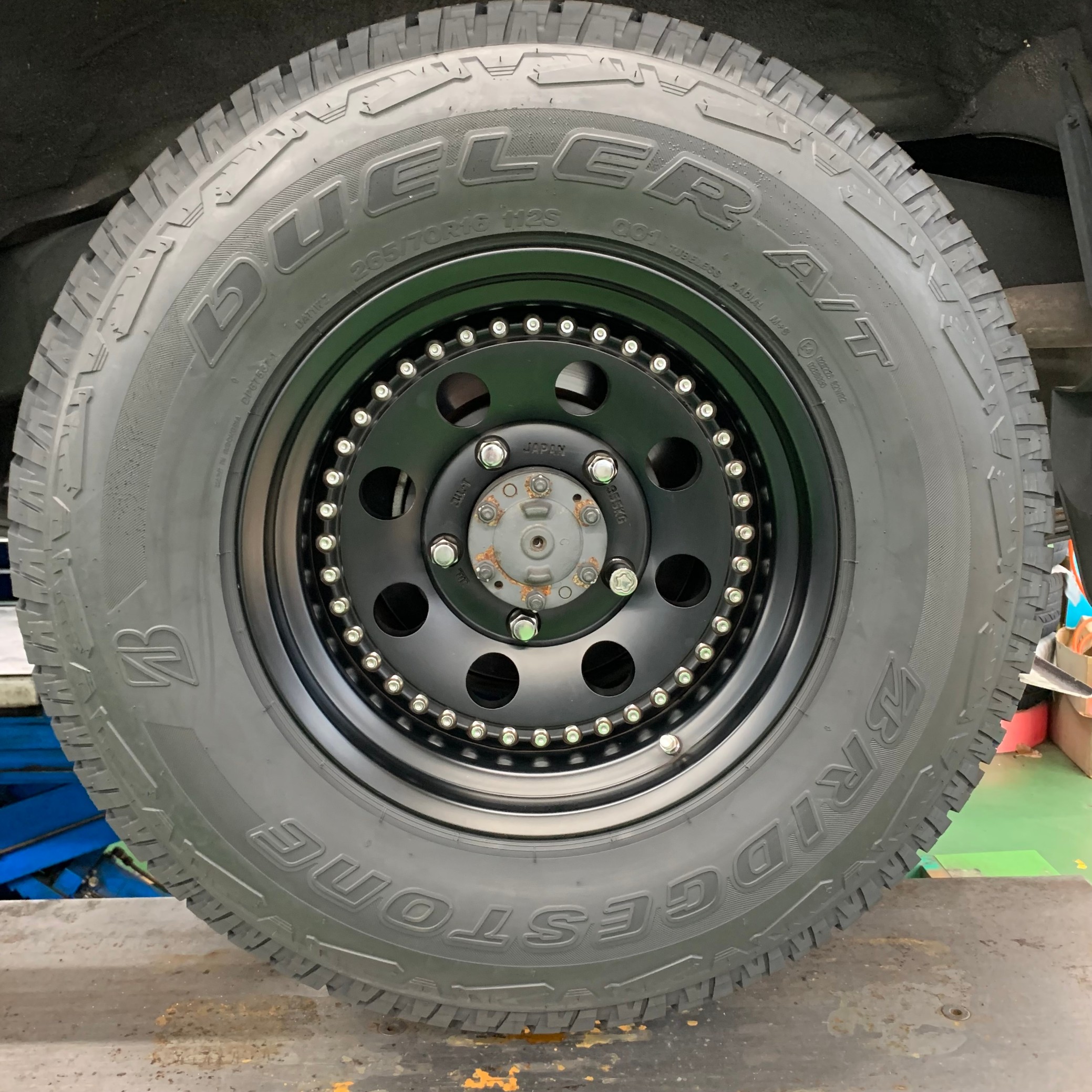 トヨタ ランドクルーザー 70 (GRJ76K) タイヤ交換しました | トヨタ
