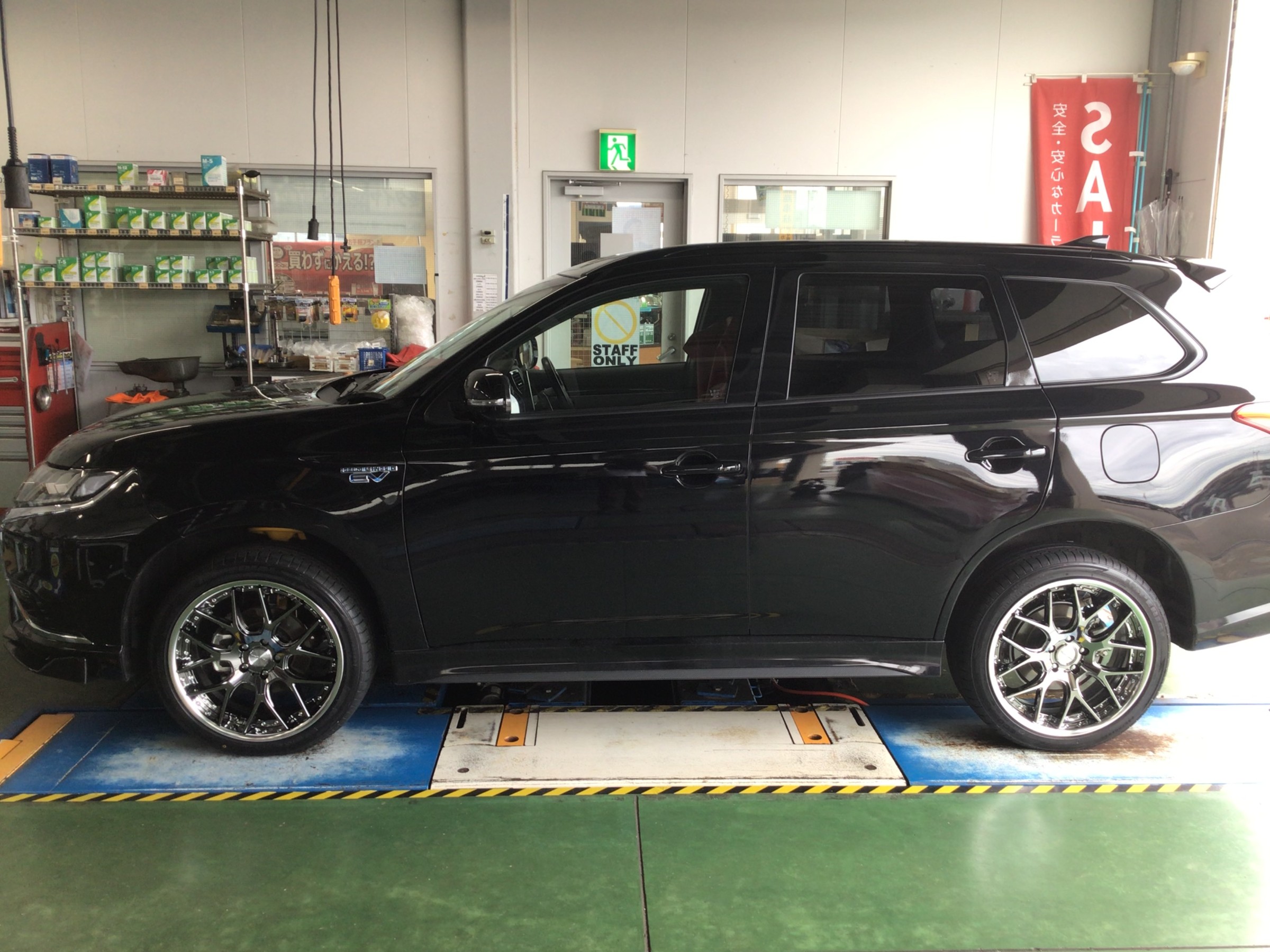 ☆アウトランダー ２０インチ装着 | 三菱 アウトランダーPHEV ホイール