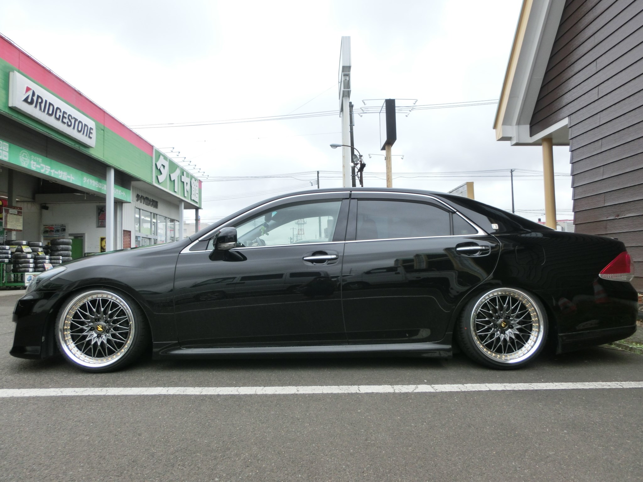 200クラウンホイール 200系 クラウン アスリート トラフィックスターZX 19インチ 取付