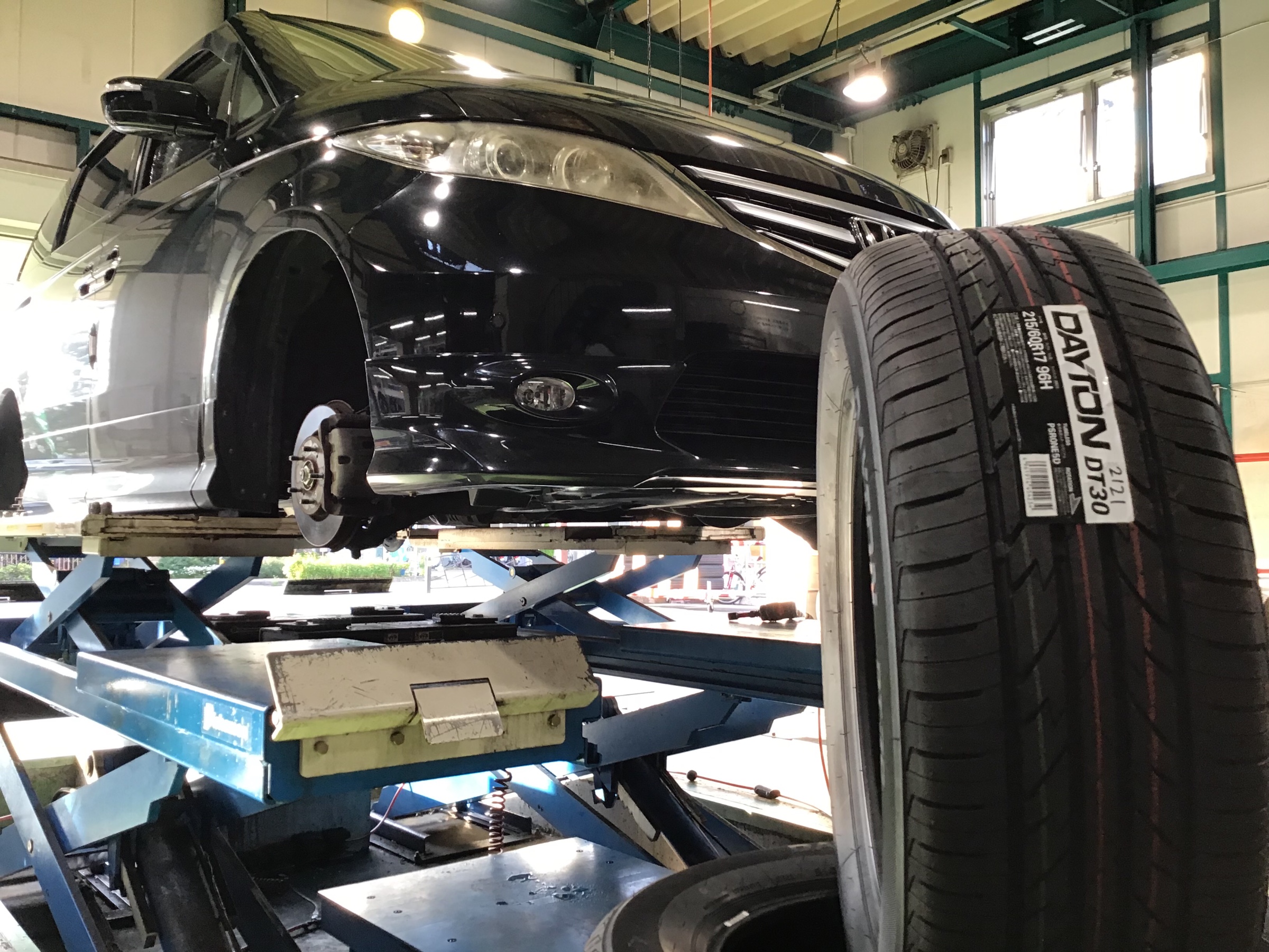 ホンダ エリシオン タイヤ交換 サービス事例 タイヤ館 吹田 大阪府 和歌山県のタイヤからはじまる トータルカーメンテナンス タイヤ館グループ