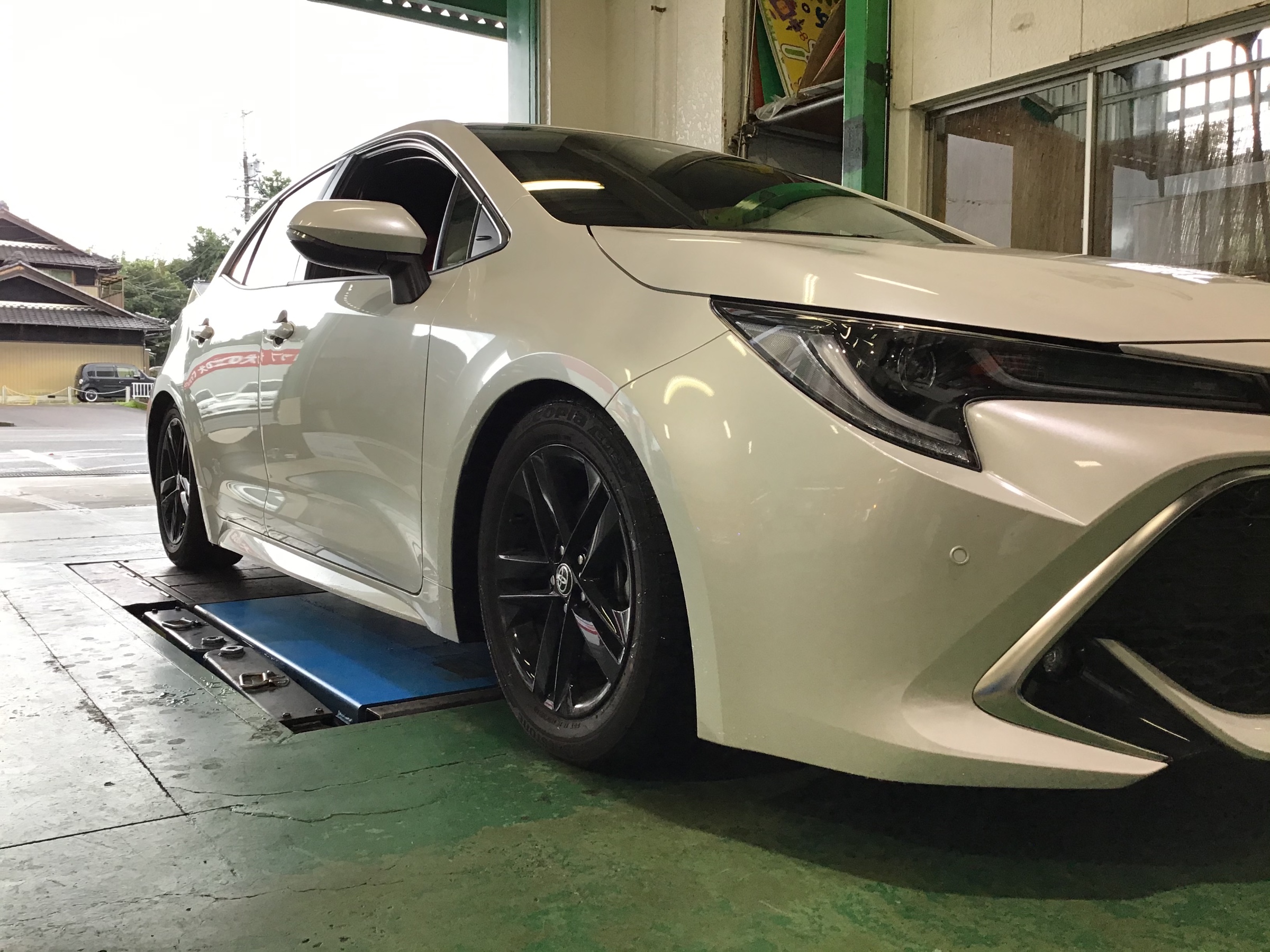 ☆ ZWE211 カローラスポーツ 車高調取り付け！ | 店舗おススメ