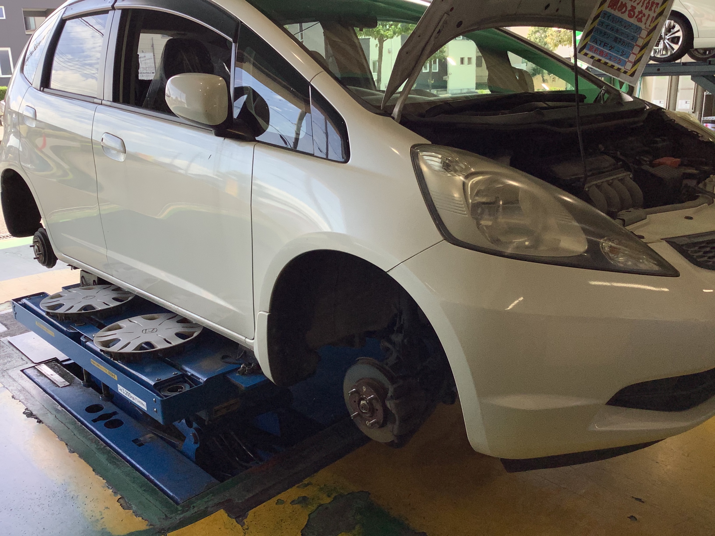 ホンダ フィット タイヤ交換 ホンダ フィット タイヤ タイヤ ホイール関連 タイヤ ホイール交換 サービス事例 タイヤ館 北本 タイヤからはじまる トータルカーメンテナンス タイヤ館グループ