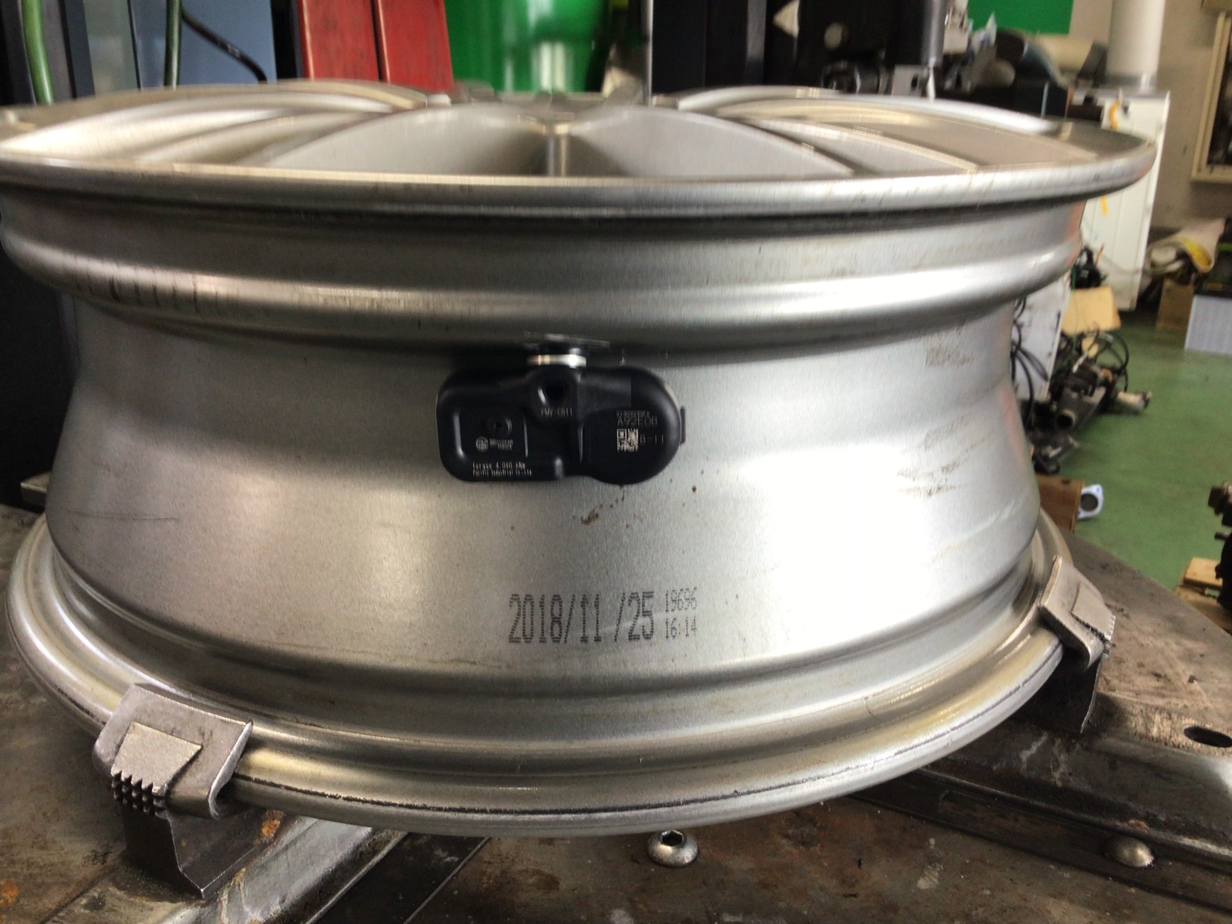 TPMS タイヤ空気圧センサー取り付け | 店舗おススメ情報